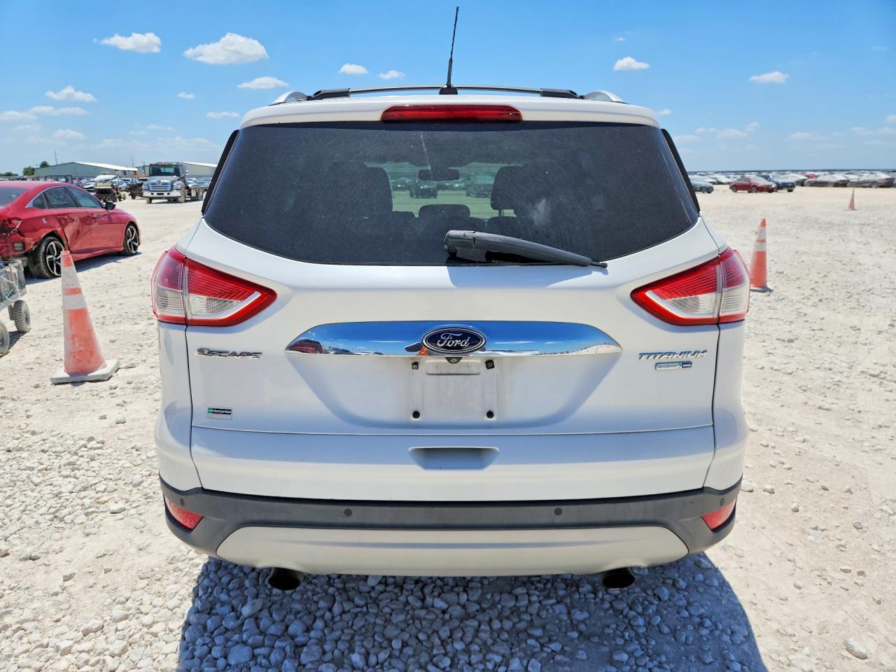 2015 Ford Escape Titanium White vin: 1FMCU9J94FUA06142