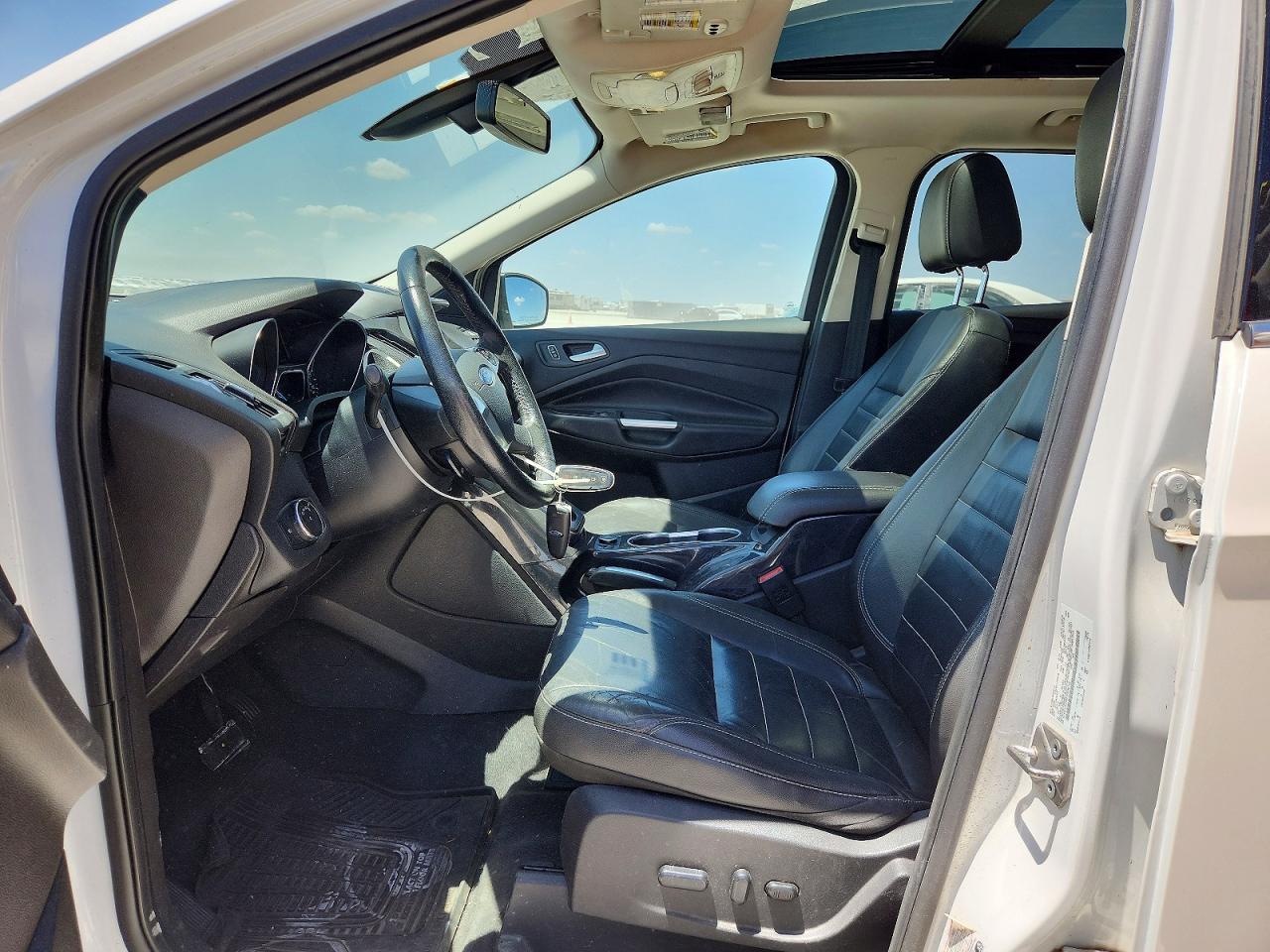 2015 Ford Escape Titanium White vin: 1FMCU9J94FUA06142