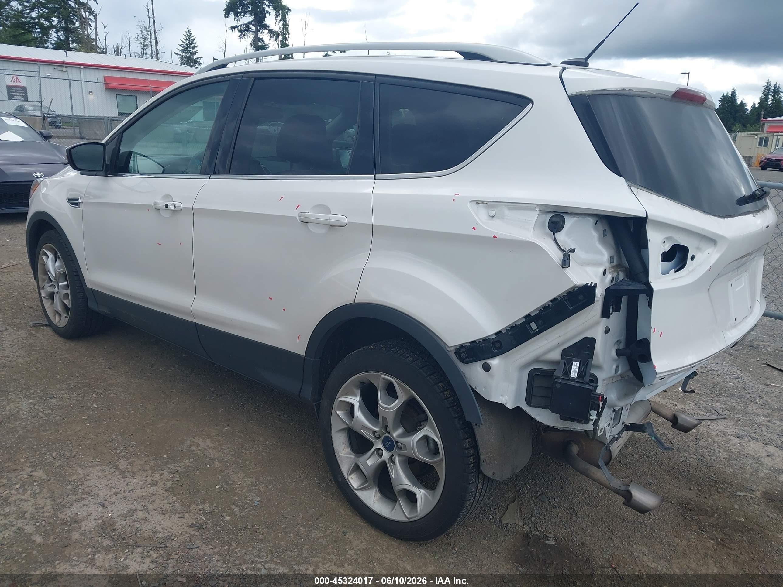 2015 Ford Escape Titanium White vin: 1FMCU9J94FUB96508