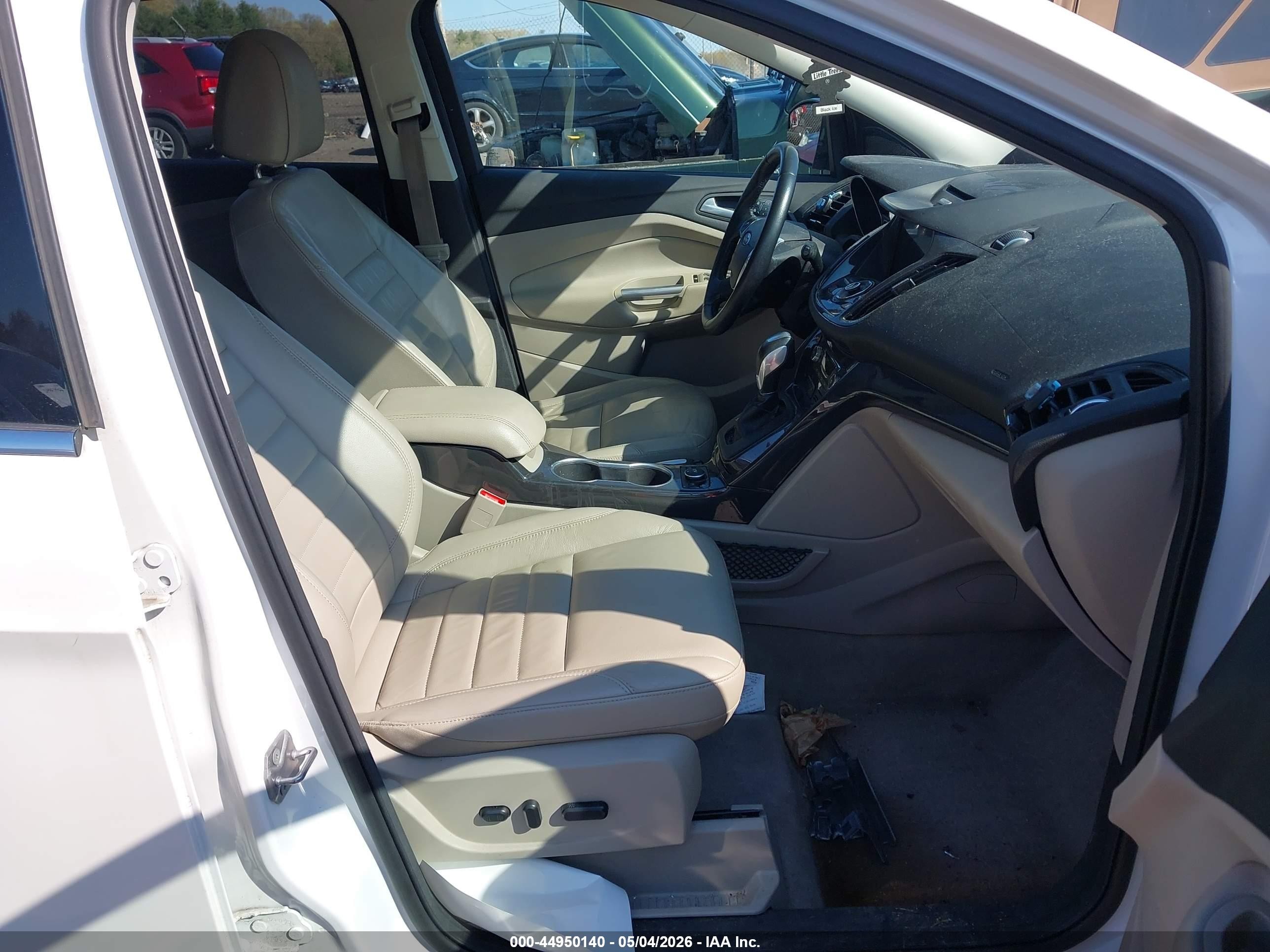 2016 Ford Escape Titanium White vin: 1FMCU9J94GUB65101