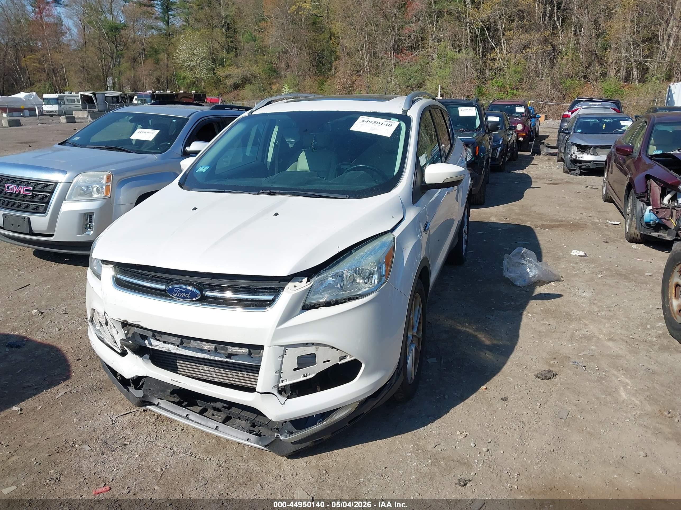 2016 Ford Escape Titanium White vin: 1FMCU9J94GUB65101