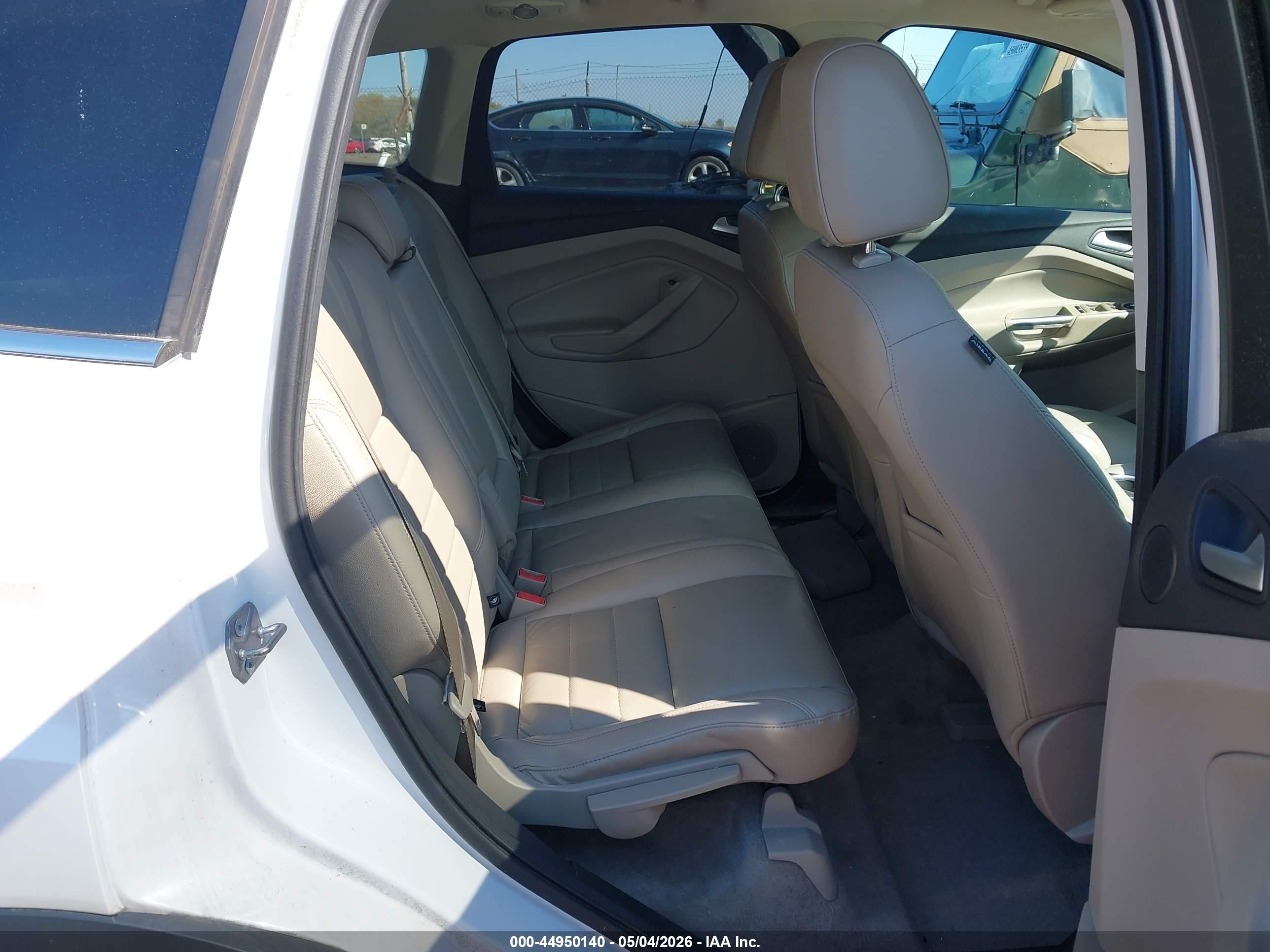 2016 Ford Escape Titanium White vin: 1FMCU9J94GUB65101