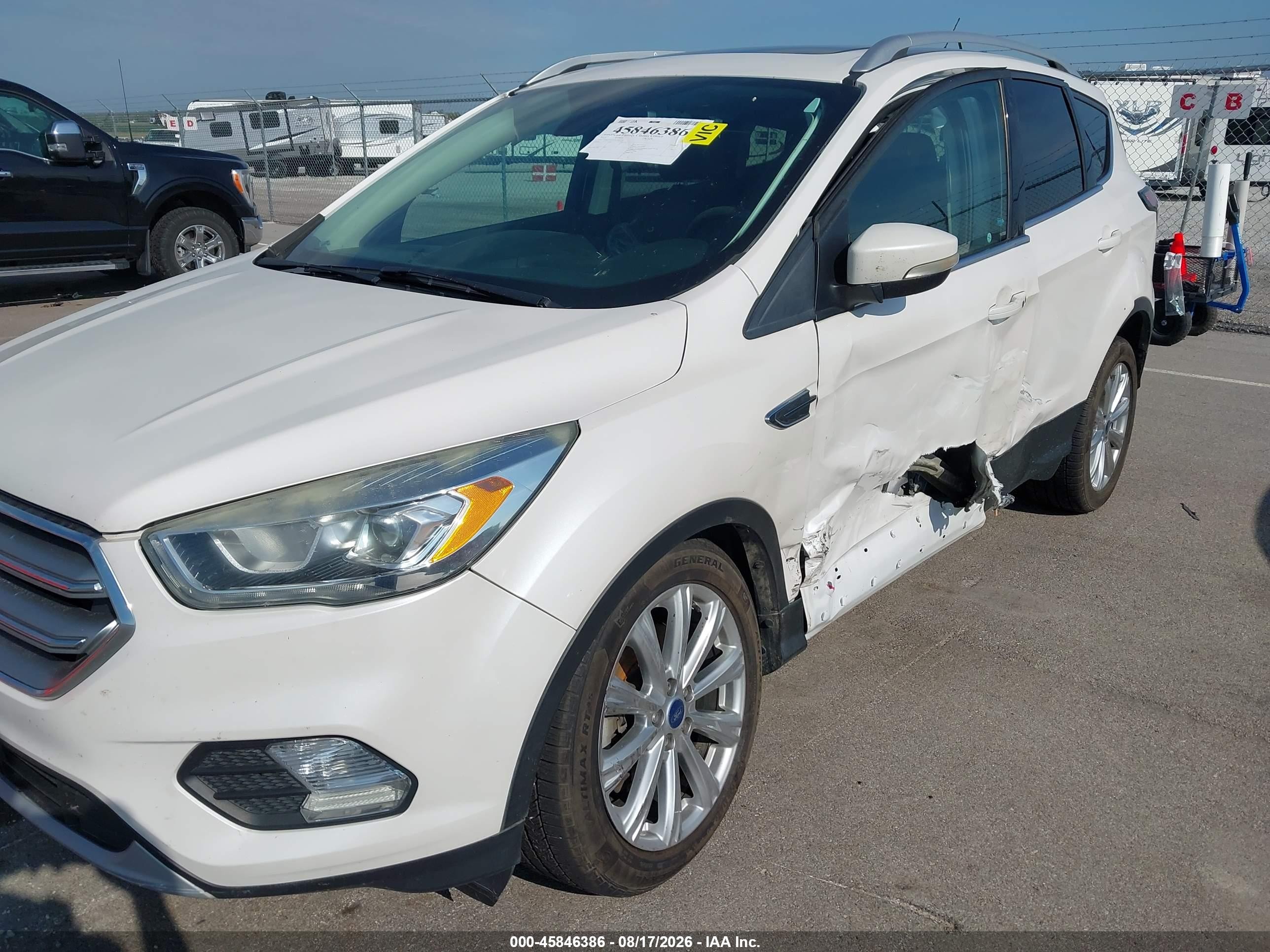 2017 Ford Escape Titanium White vin: 1FMCU9J94HUD41131