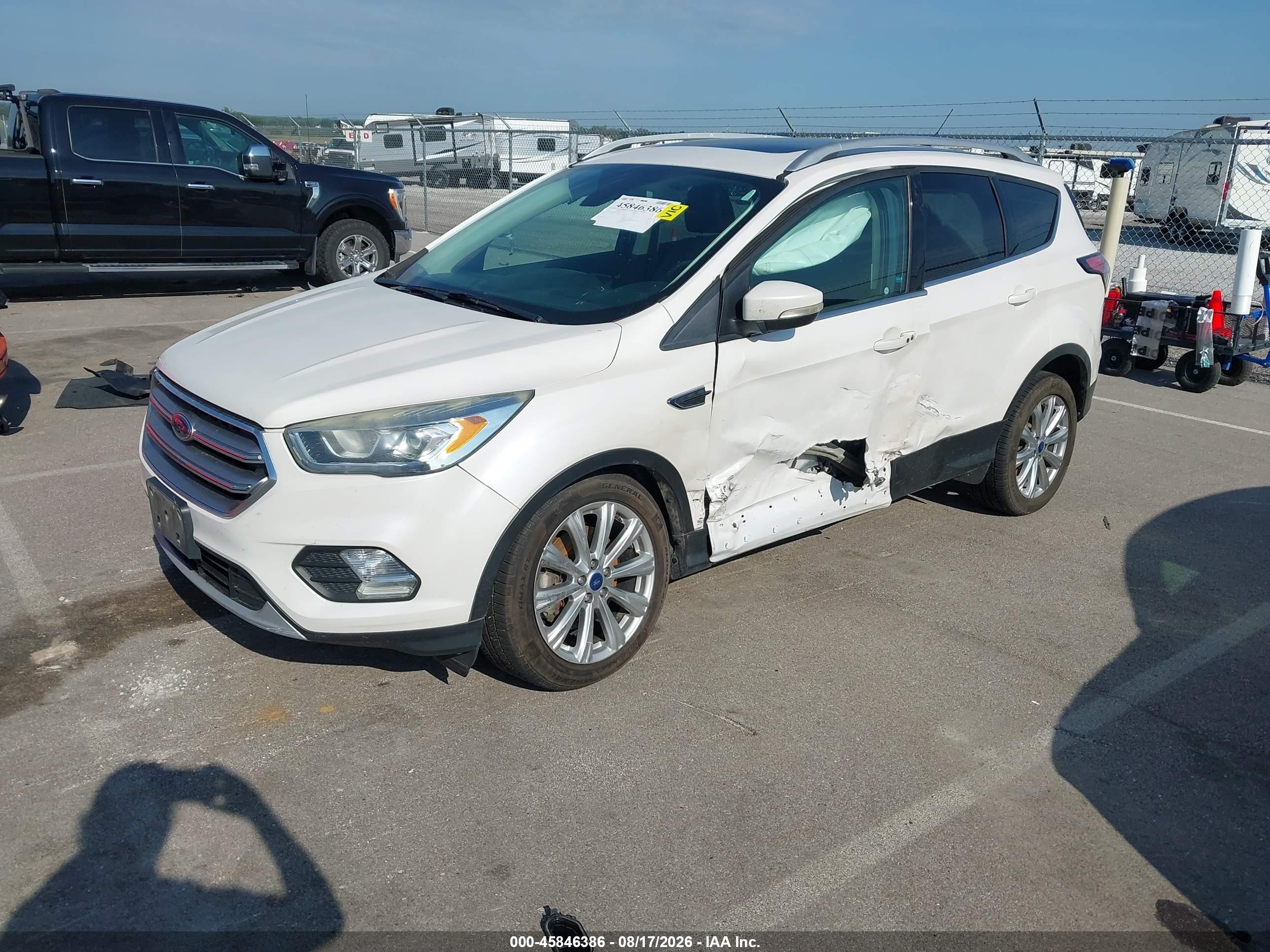 2017 Ford Escape Titanium White vin: 1FMCU9J94HUD41131