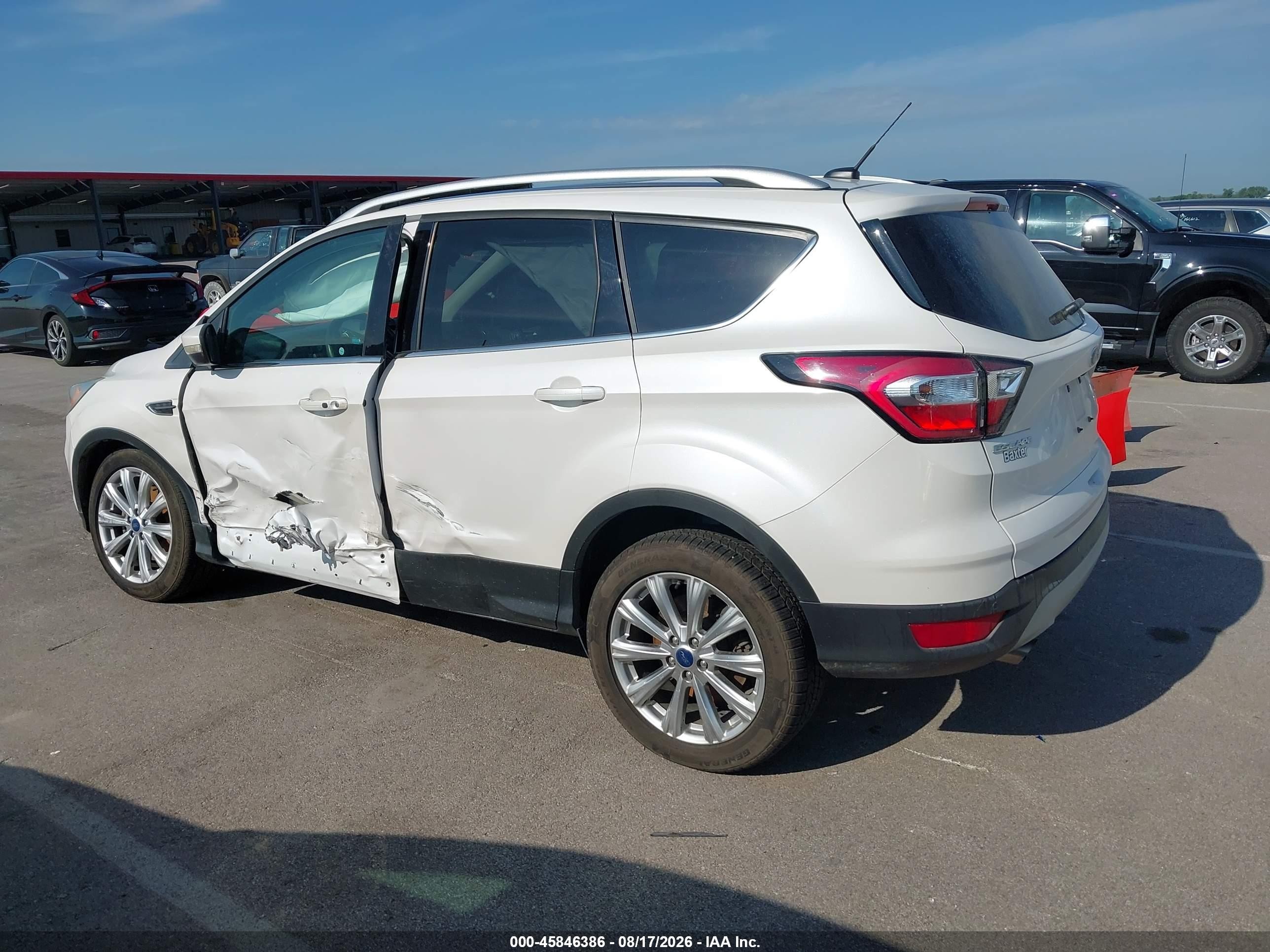 2017 Ford Escape Titanium White vin: 1FMCU9J94HUD41131