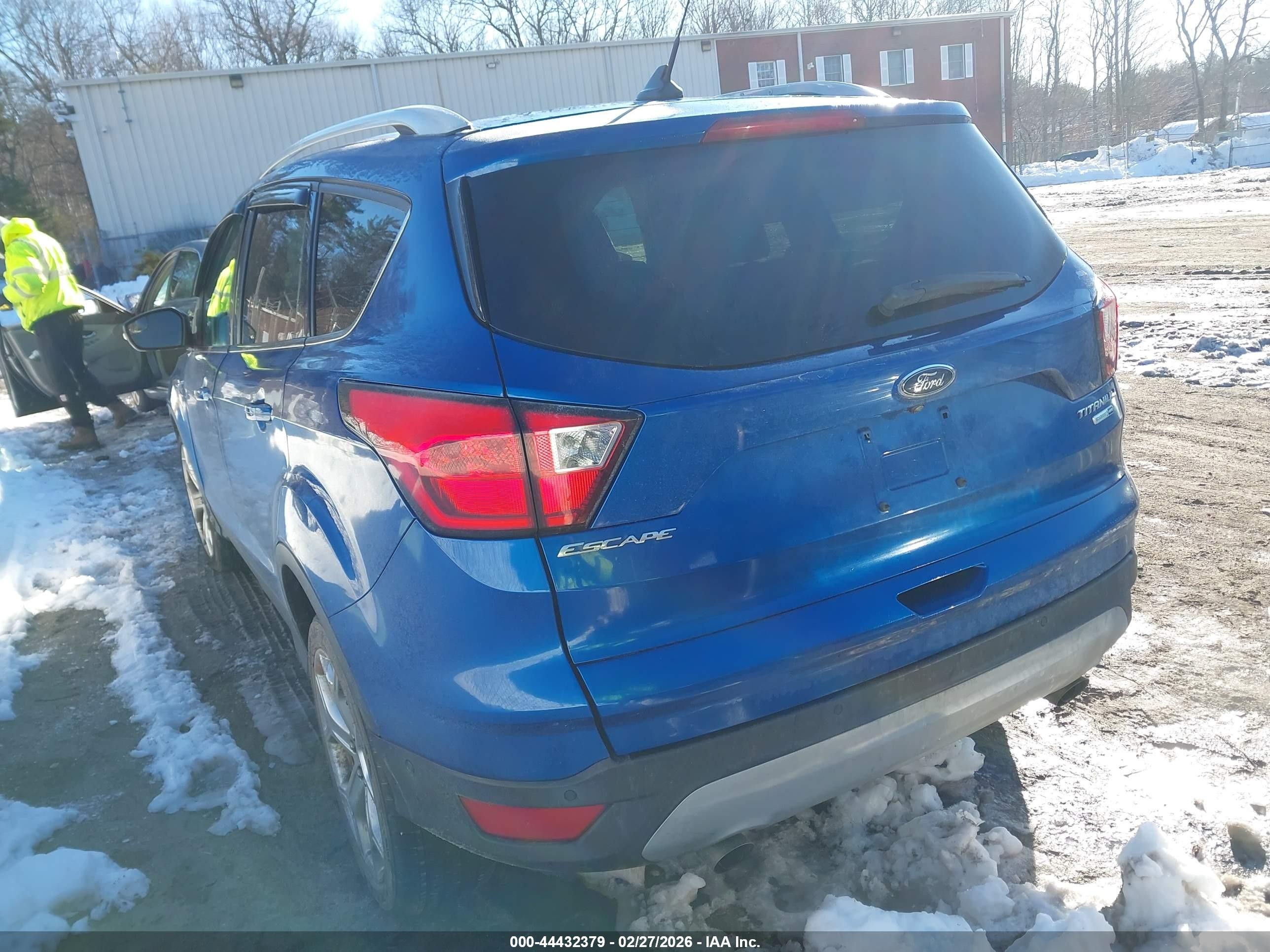 2019 Ford Escape Titanium Синий vin: 1FMCU9J94KUB11063