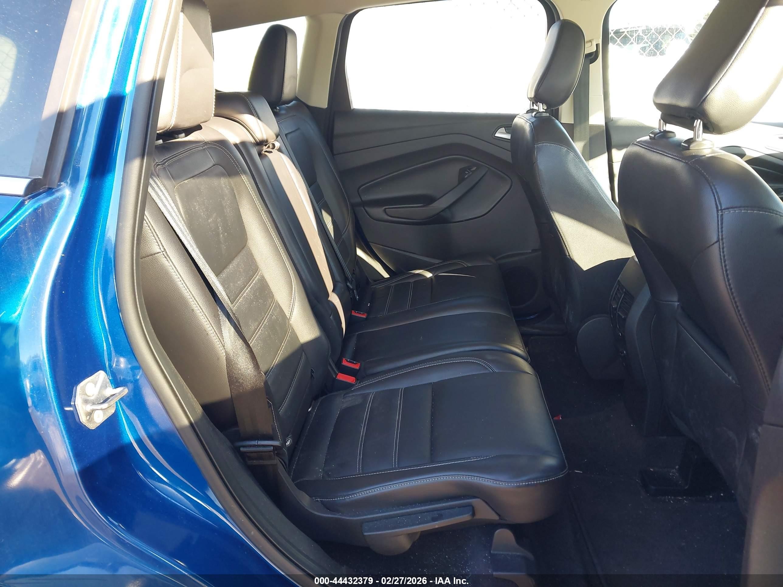 2019 Ford Escape Titanium Синий vin: 1FMCU9J94KUB11063