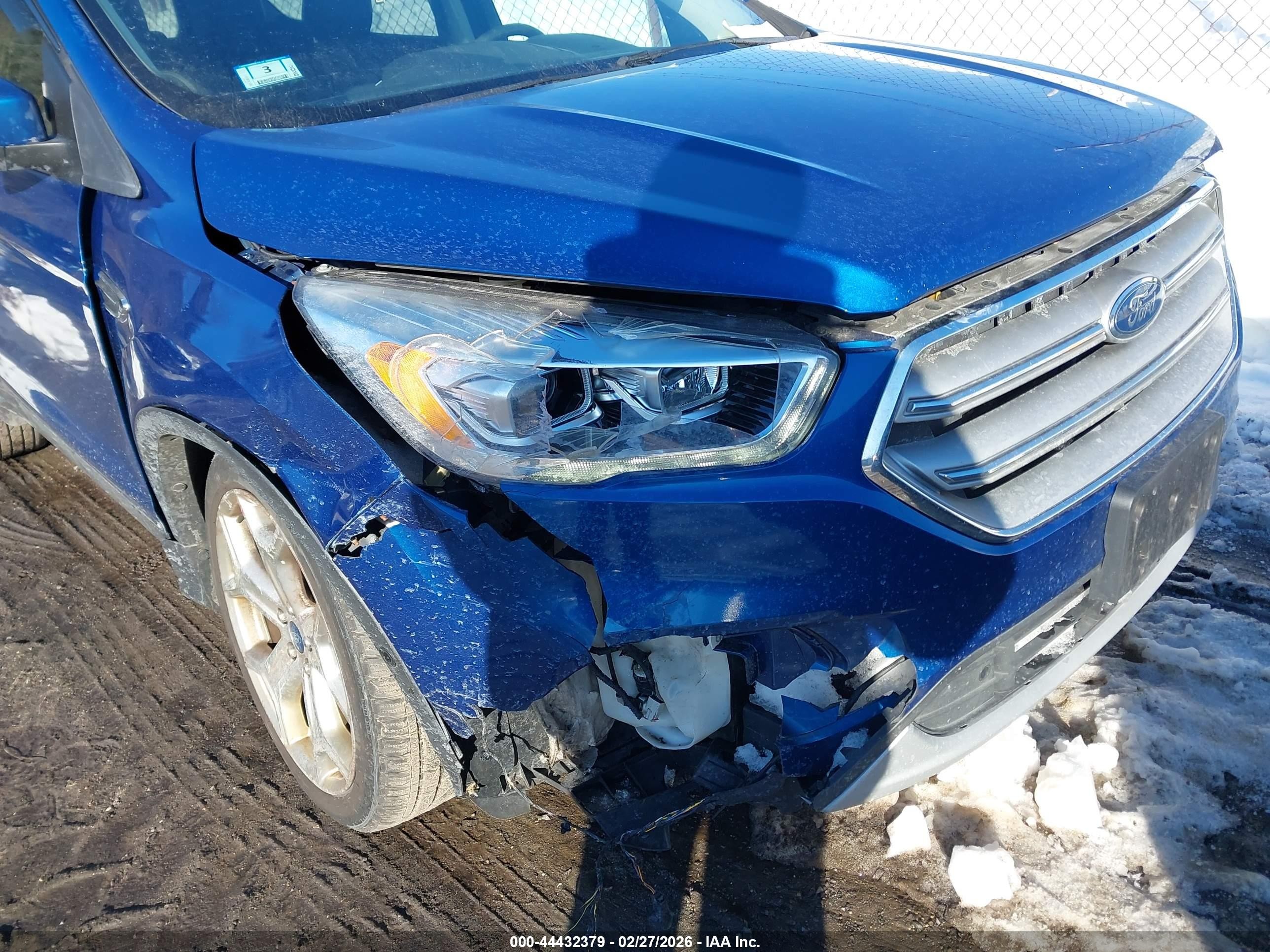 2019 Ford Escape Titanium Синий vin: 1FMCU9J94KUB11063