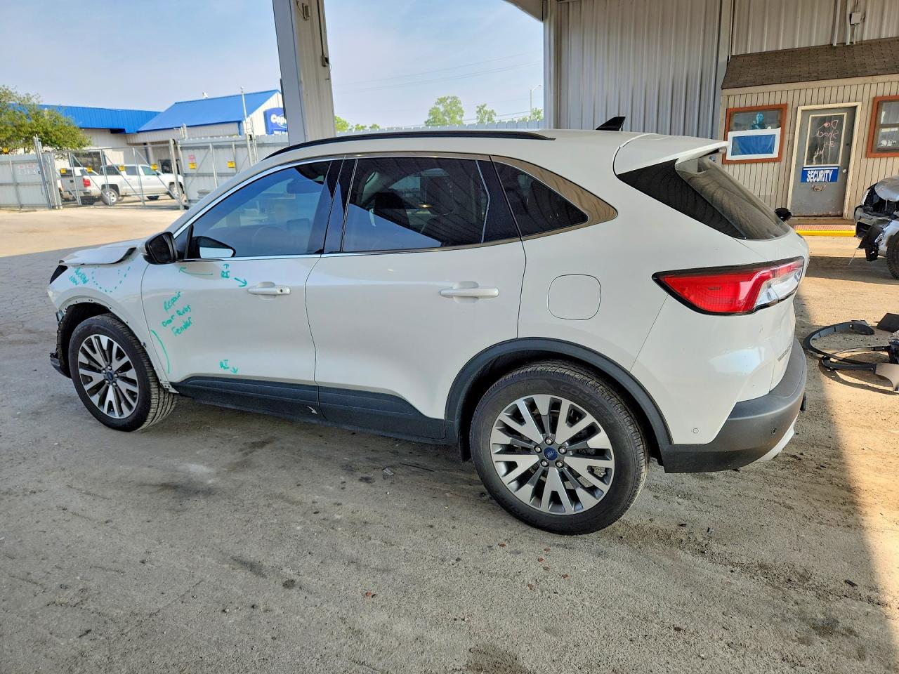 2020 Ford Escape Titanium White vin: 1FMCU9J94LUA98915