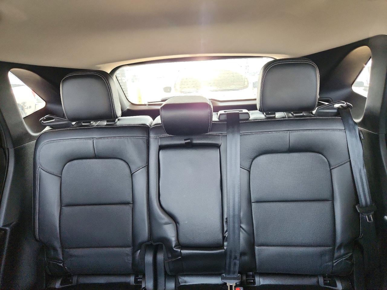 2020 Ford Escape Titanium White vin: 1FMCU9J94LUA98915
