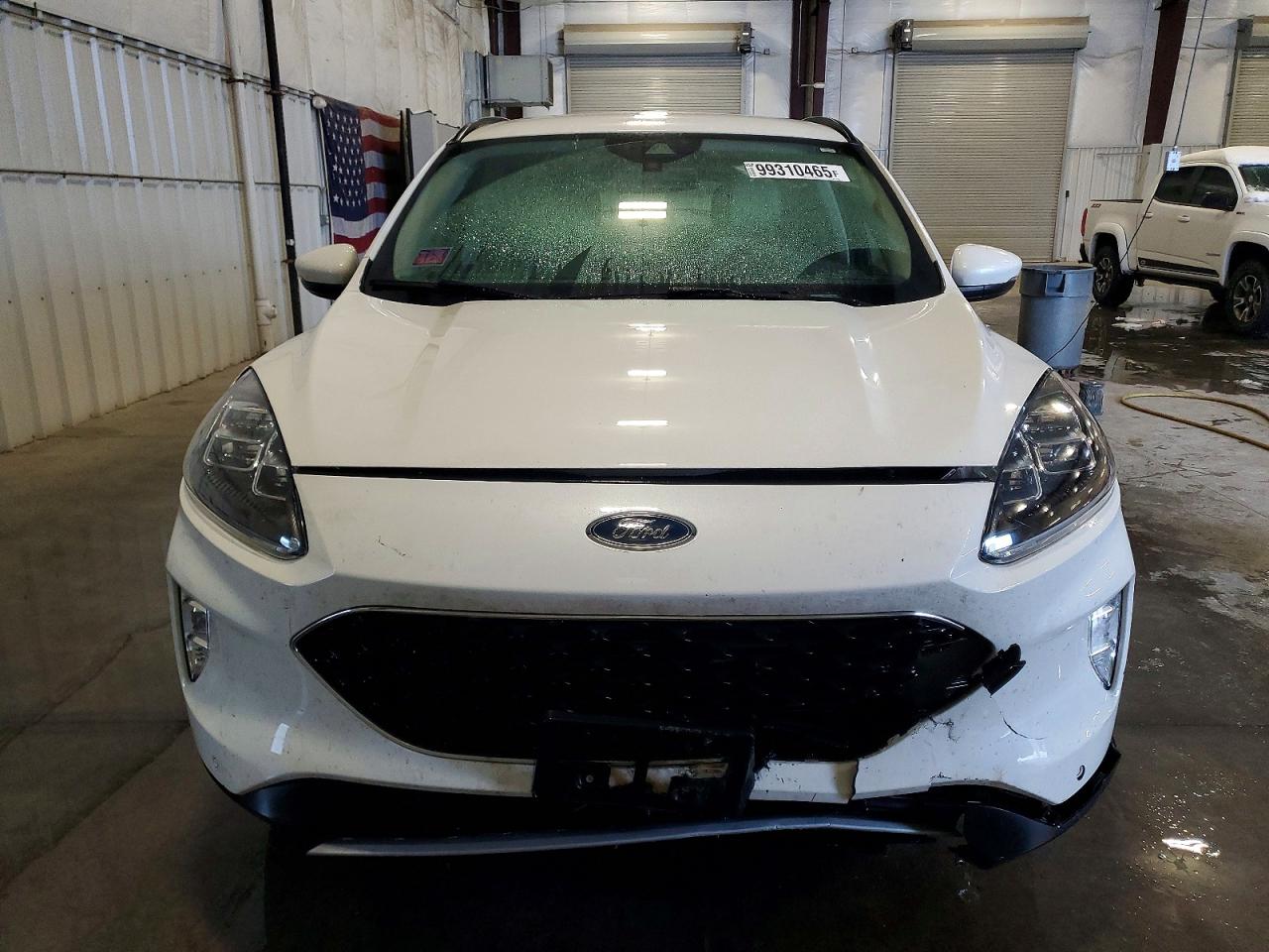 2020 Ford Escape Titanium White vin: 1FMCU9J94LUB14966