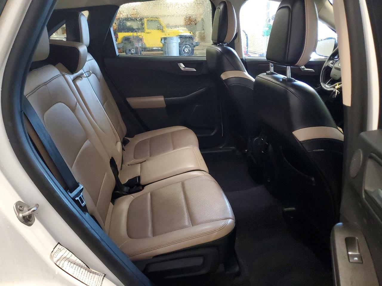 2020 Ford Escape Titanium White vin: 1FMCU9J94LUB14966