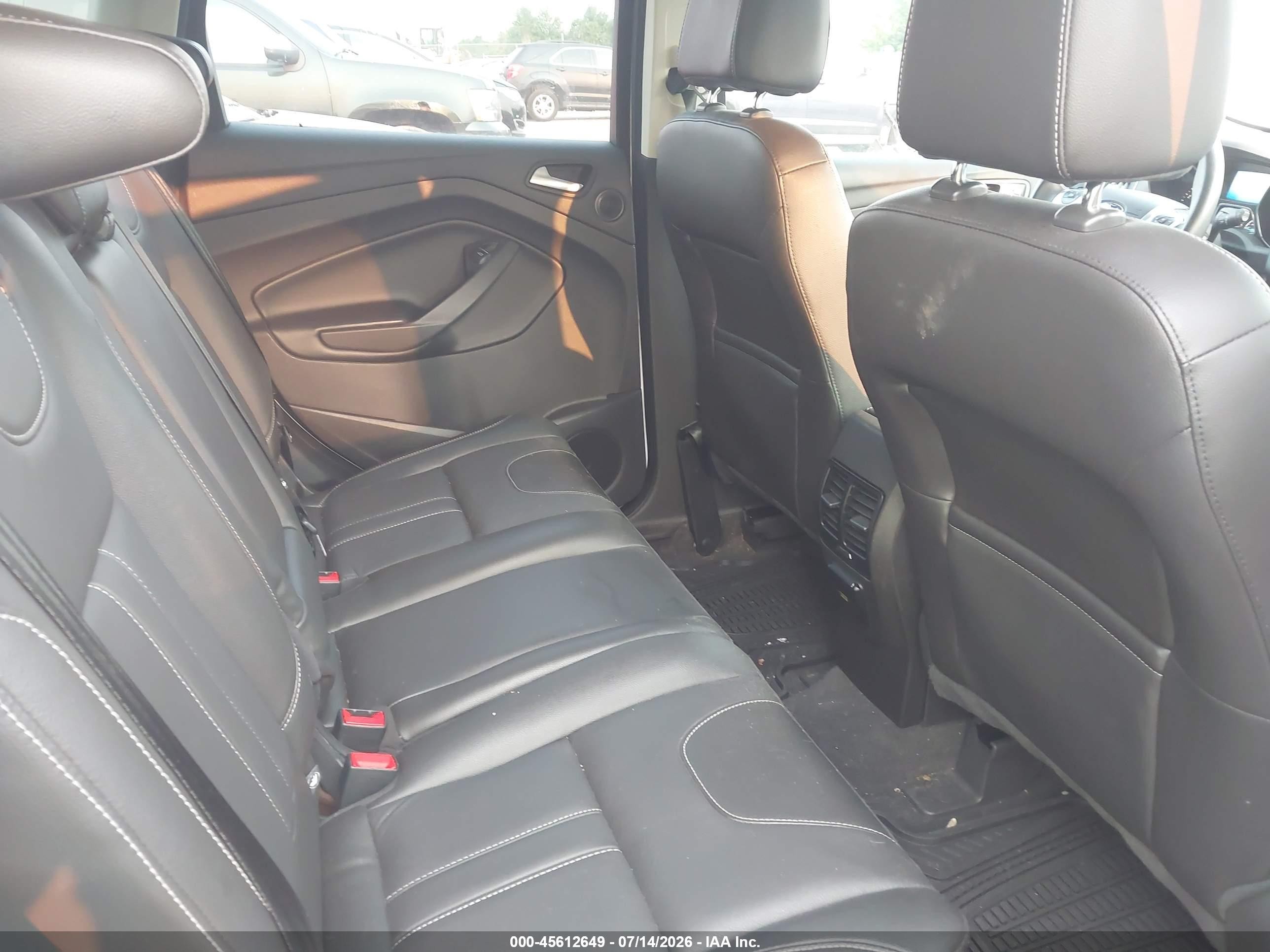2013 Ford Escape Titanium White vin: 1FMCU9J95DUC30906
