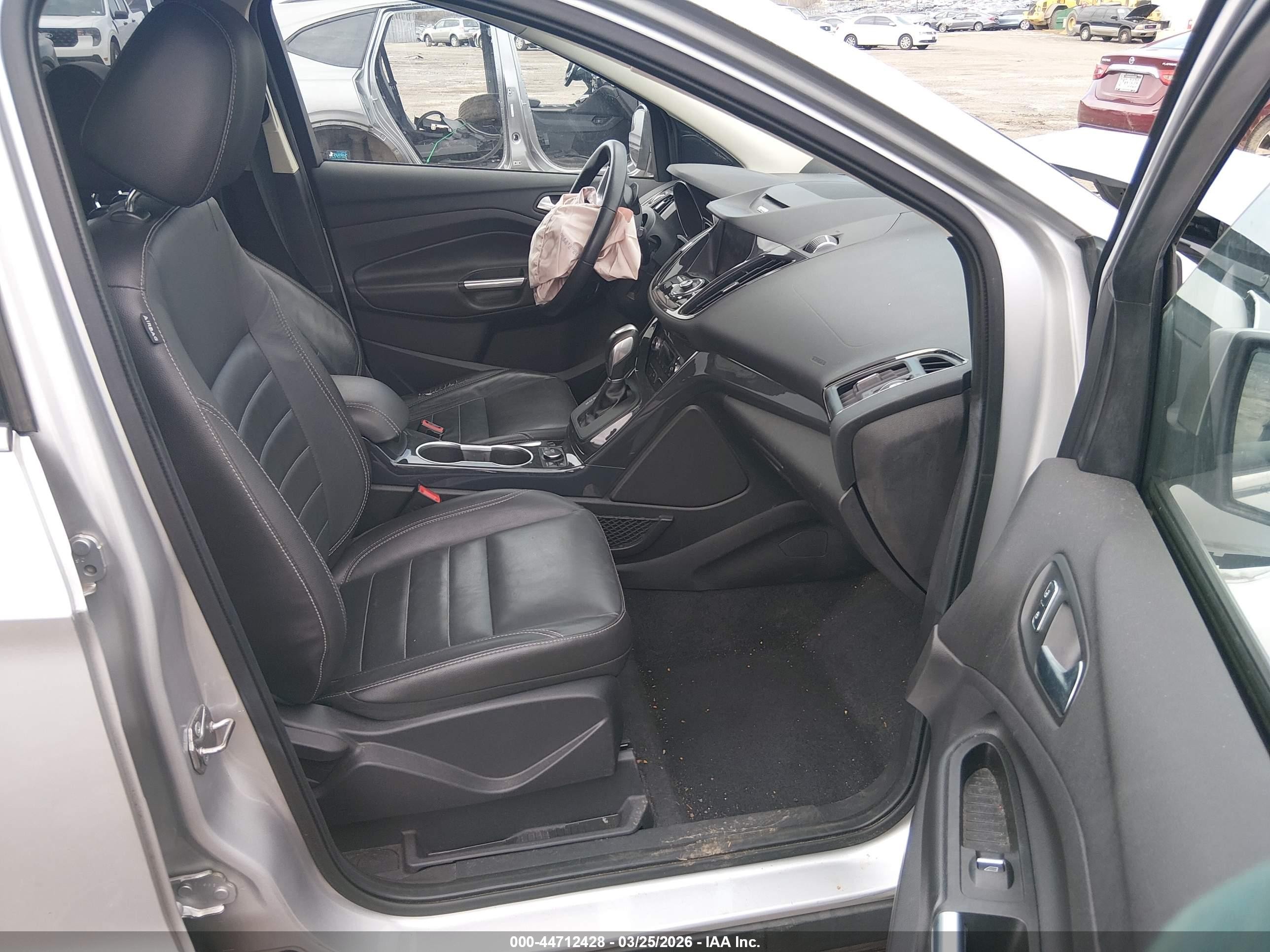 2014 Ford Escape Titanium Silver vin: 1FMCU9J95EUE19945