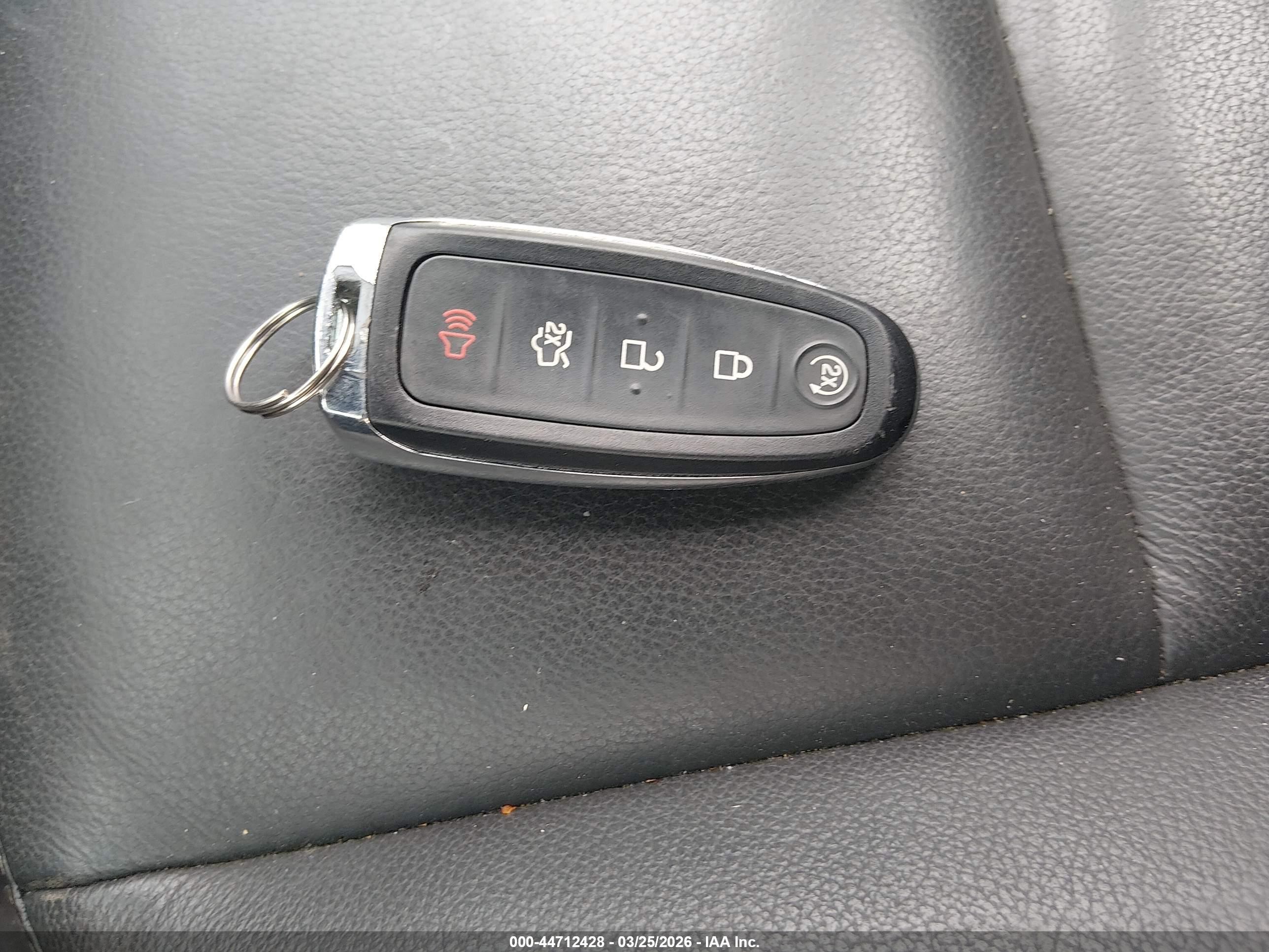 2014 Ford Escape Titanium Silver vin: 1FMCU9J95EUE19945