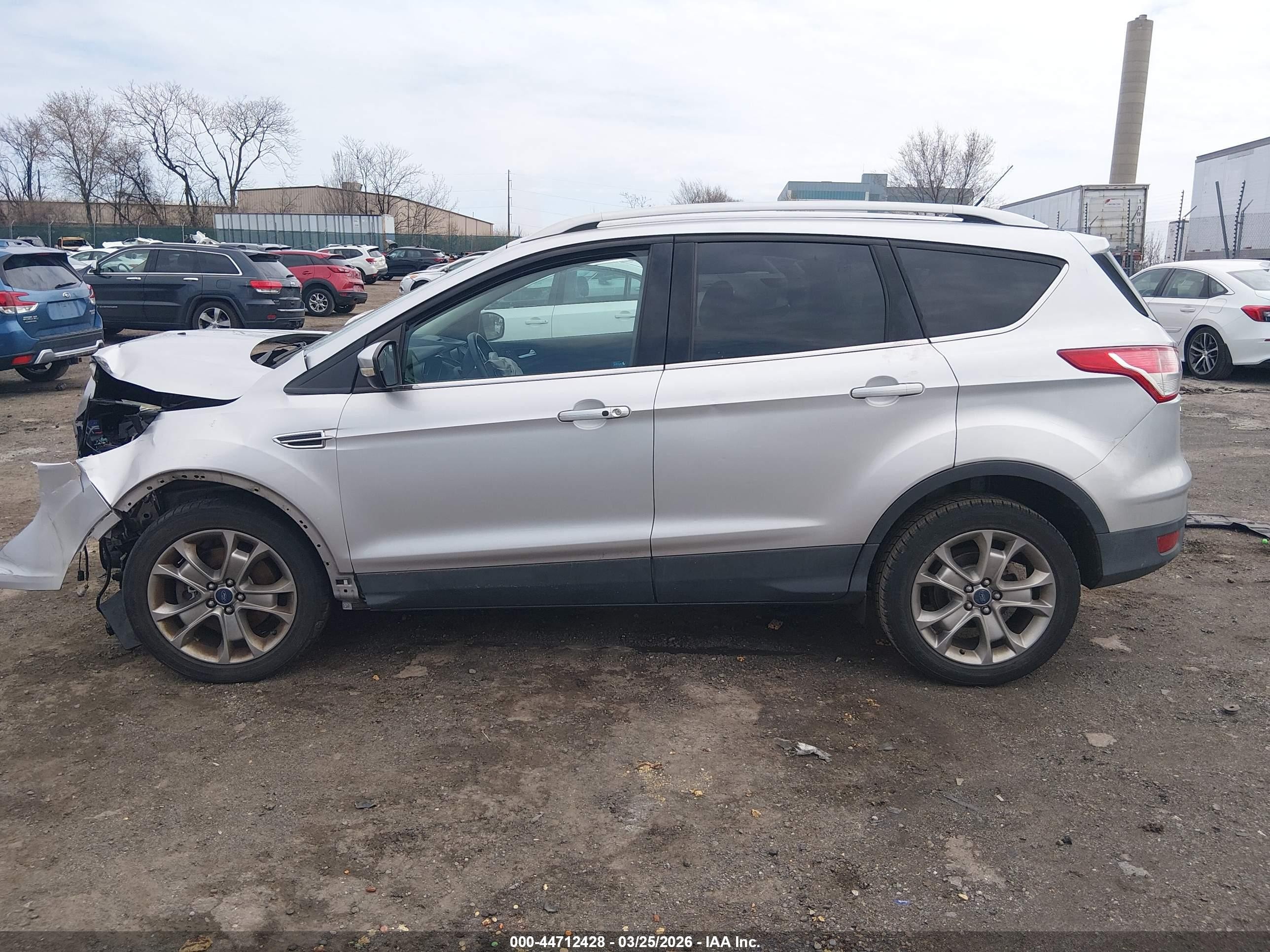 2014 Ford Escape Titanium Silver vin: 1FMCU9J95EUE19945
