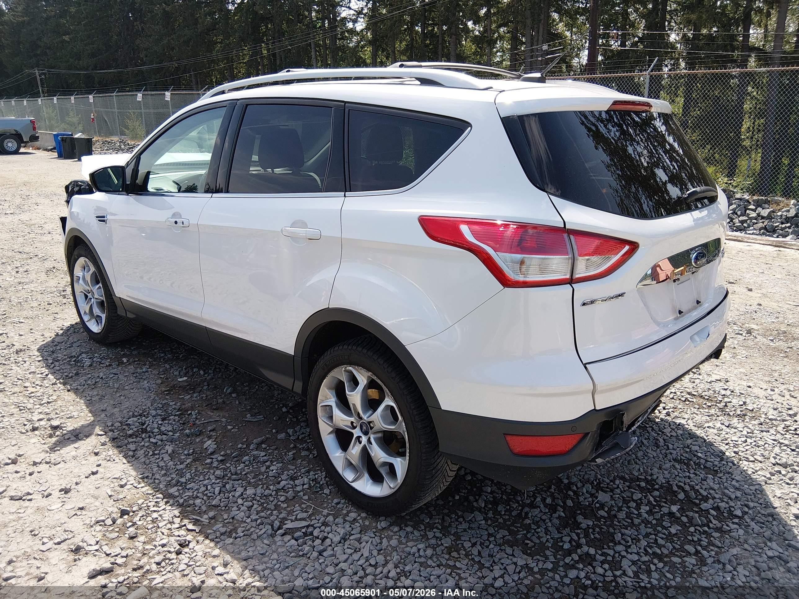 2015 Ford Escape Titanium White vin: 1FMCU9J95FUA53132
