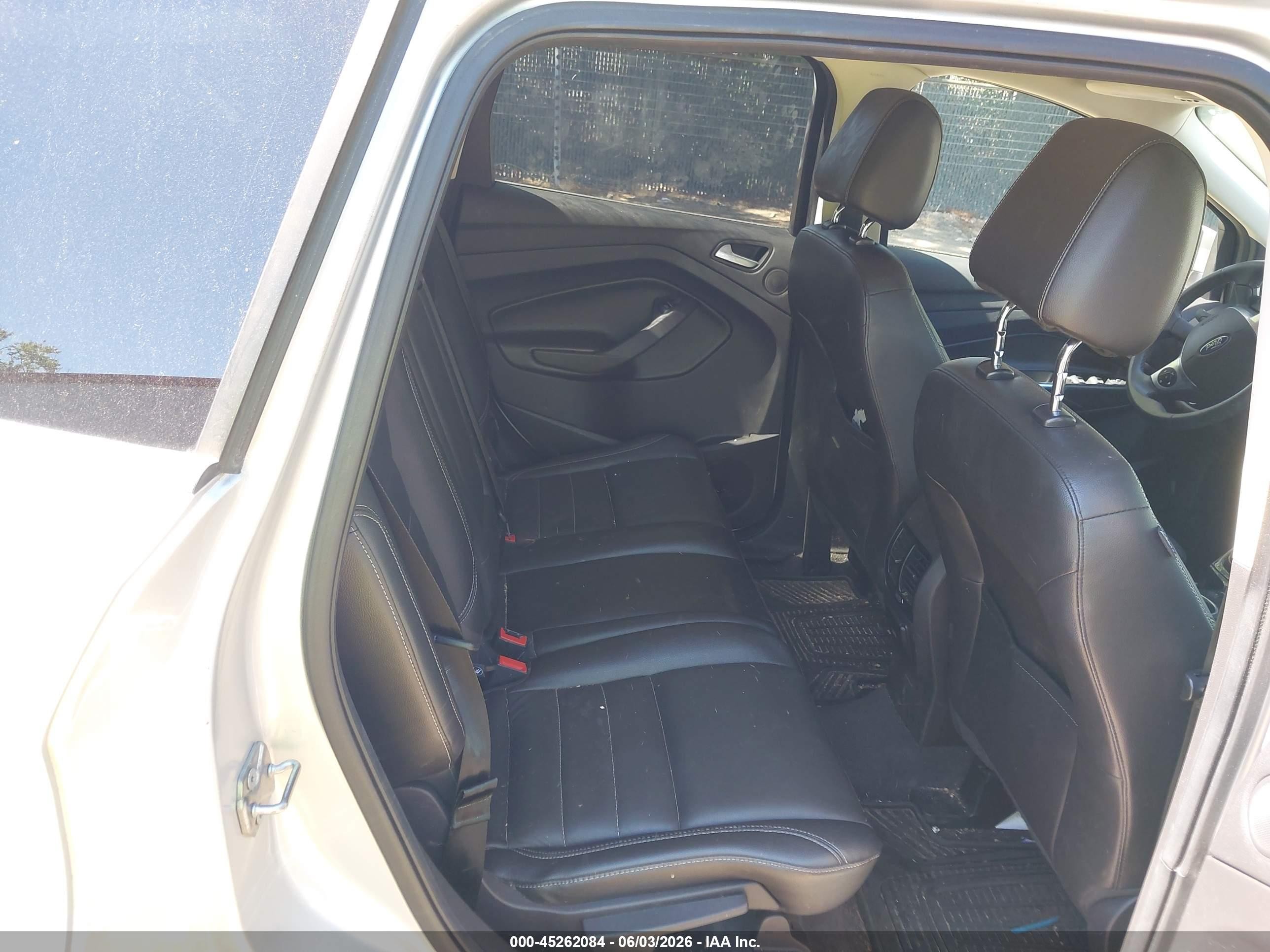 2015 Ford Escape Titanium Серебряный vin: 1FMCU9J95FUB28587
