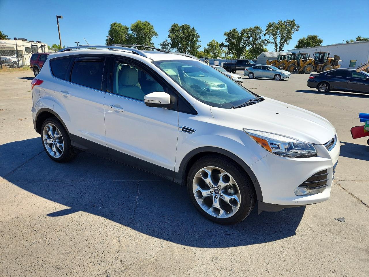 2015 Ford Escape Titanium White vin: 1FMCU9J95FUB63582