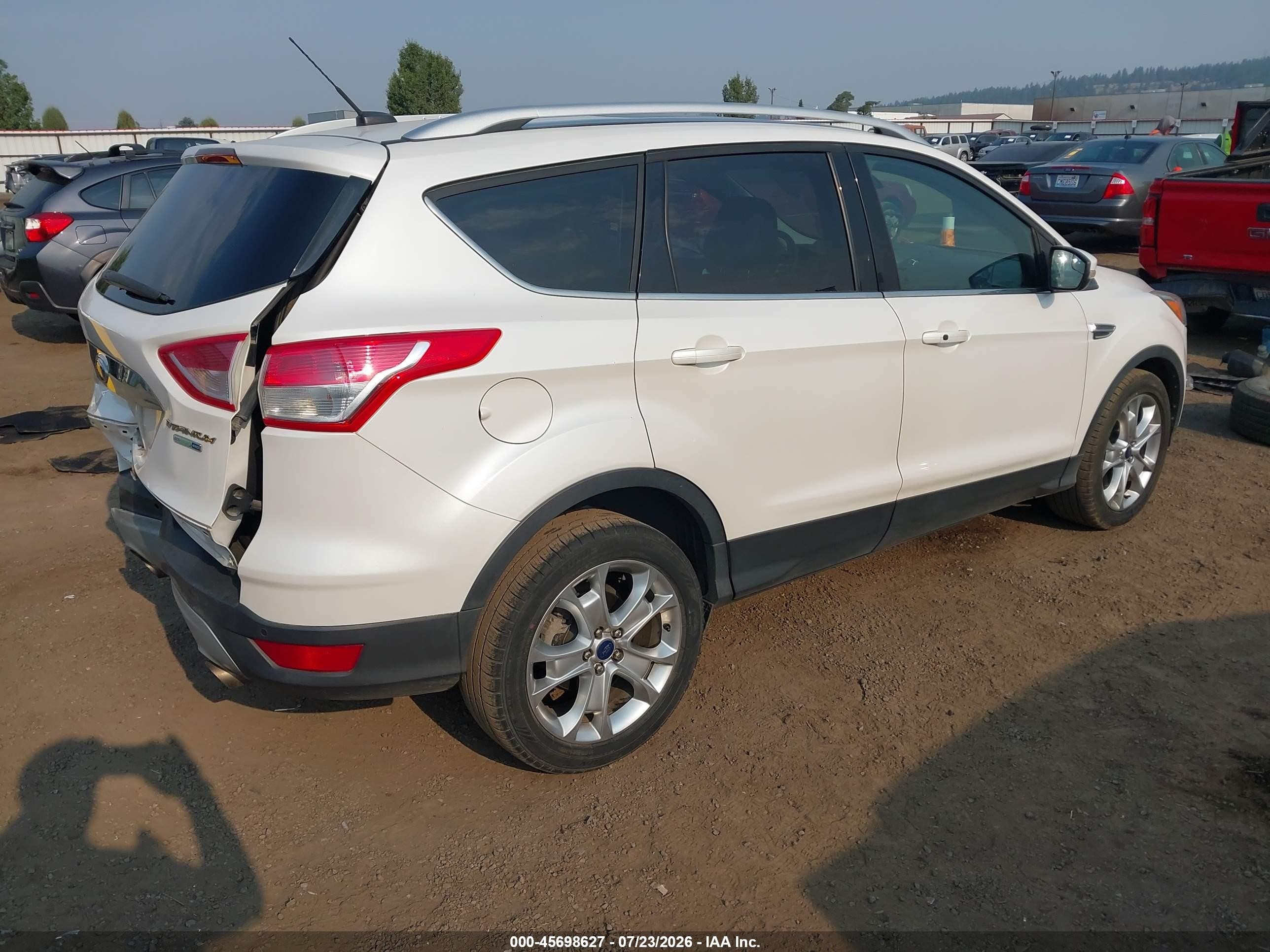 2015 Ford Escape Titanium White vin: 1FMCU9J95FUB63775