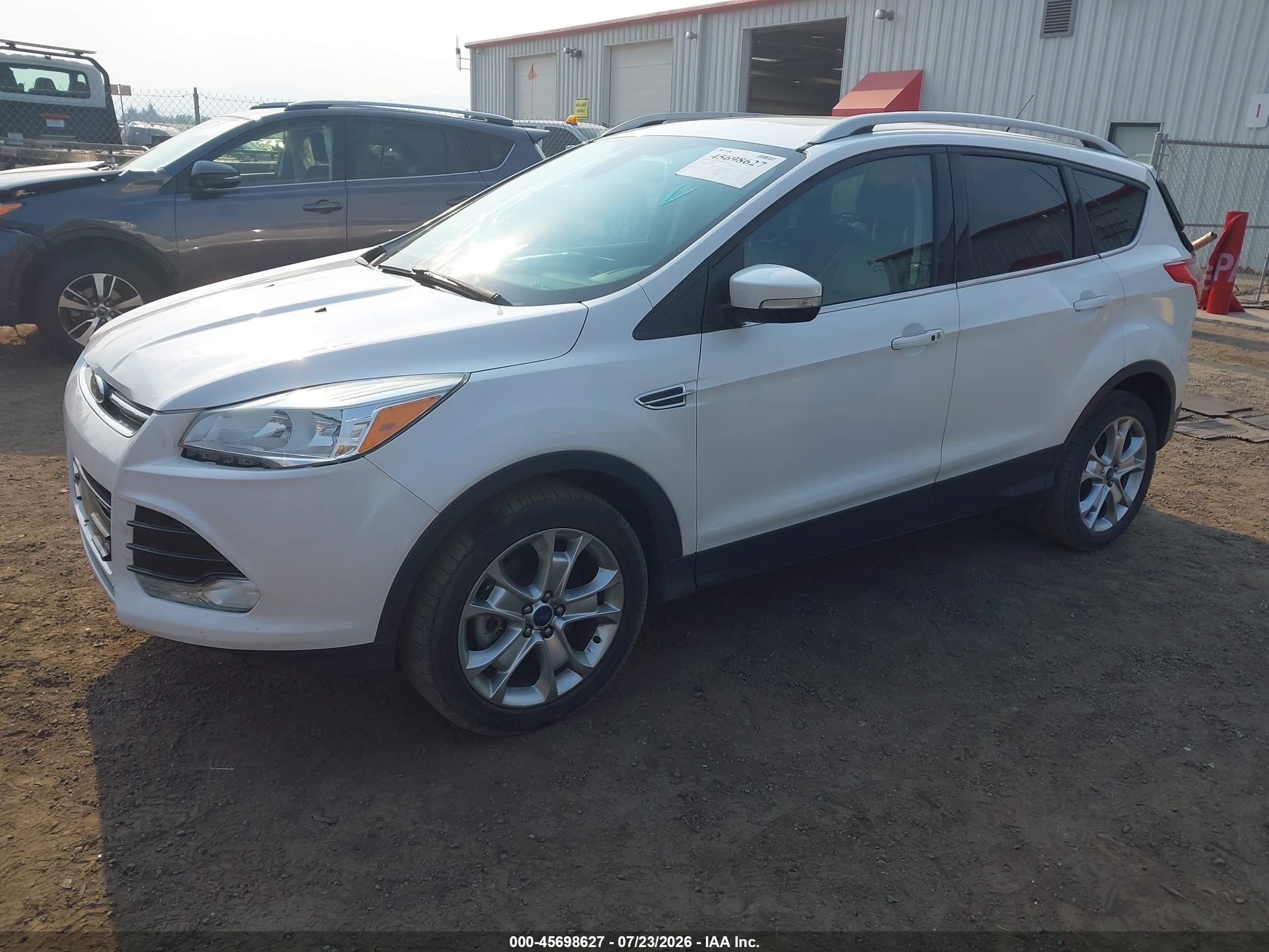 2015 Ford Escape Titanium White vin: 1FMCU9J95FUB63775
