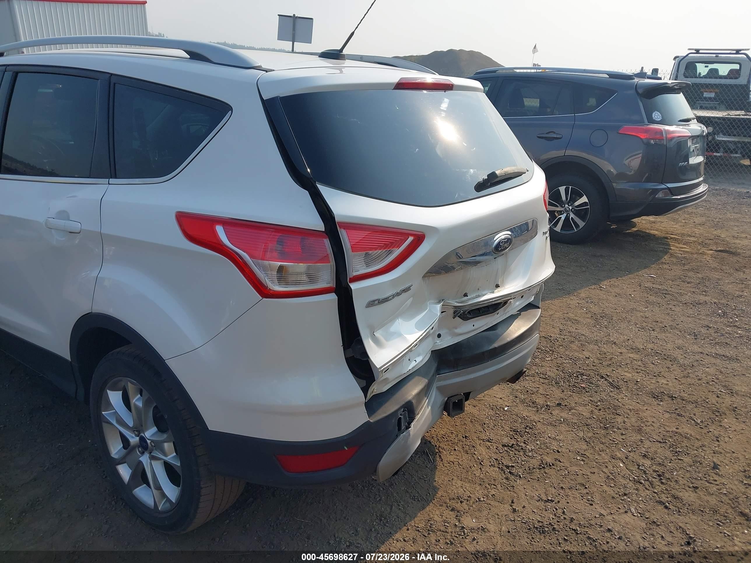 2015 Ford Escape Titanium White vin: 1FMCU9J95FUB63775