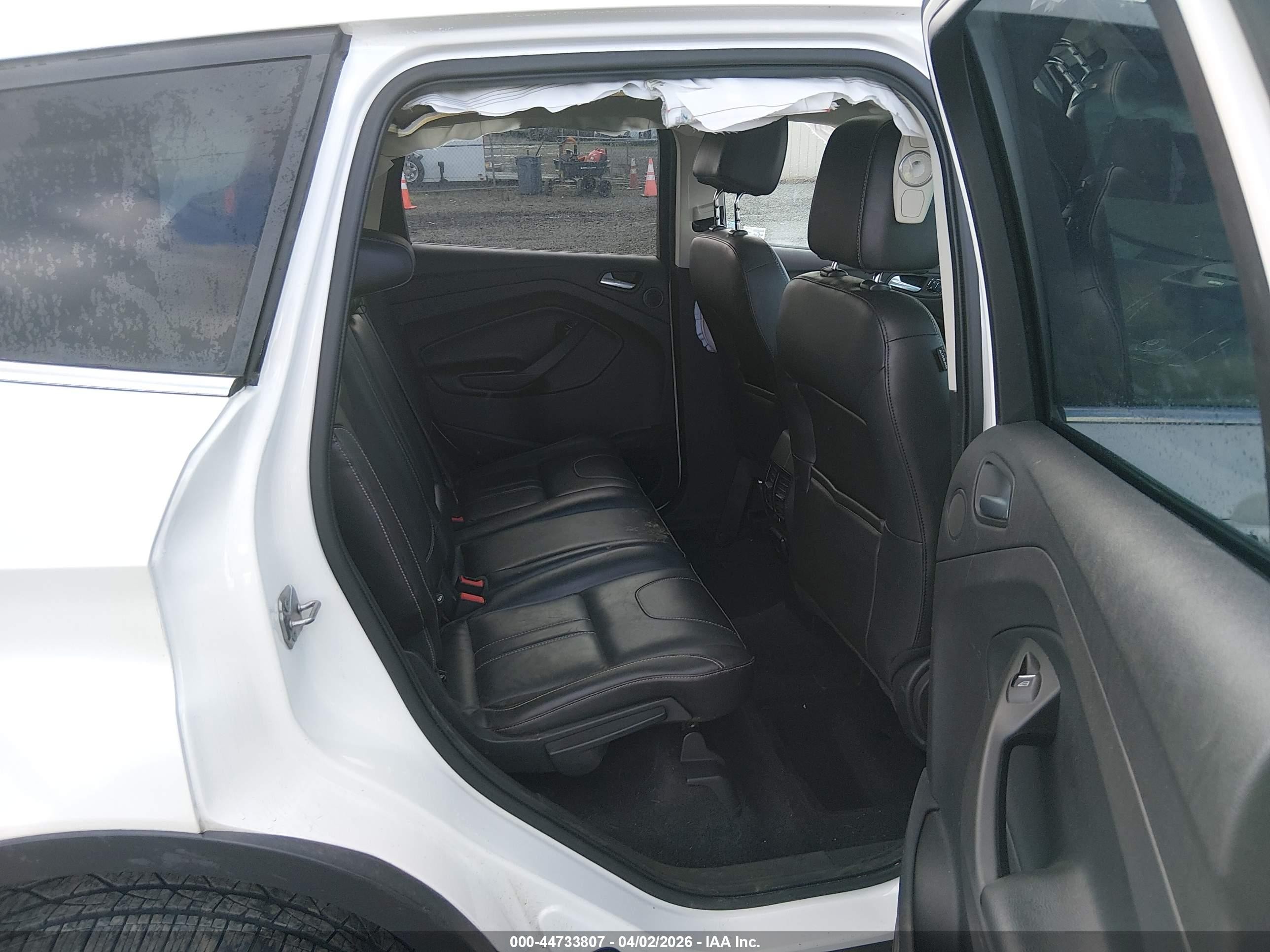 2013 Ford Escape Titanium White vin: 1FMCU9J96DUC16464