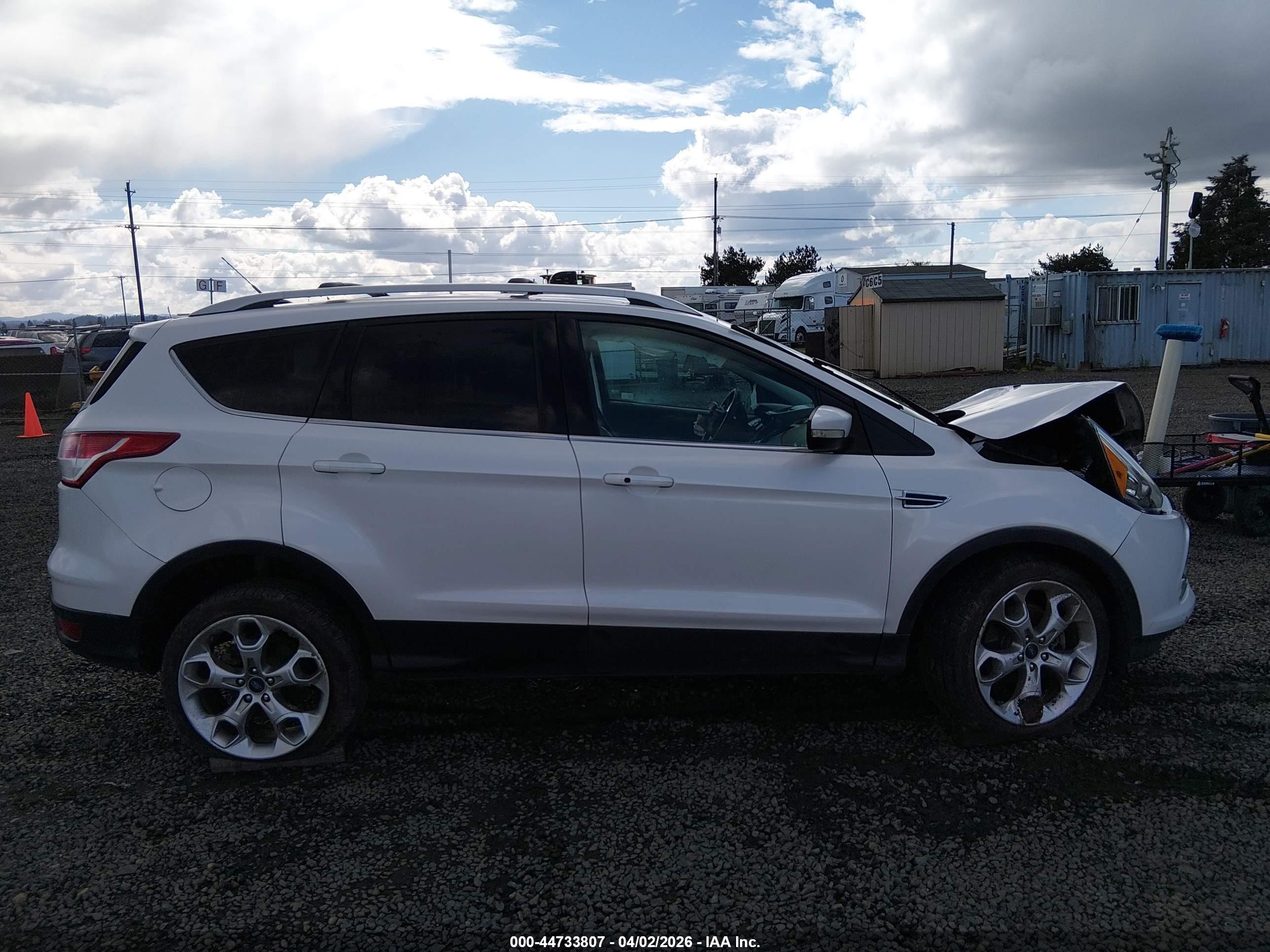 2013 Ford Escape Titanium White vin: 1FMCU9J96DUC16464