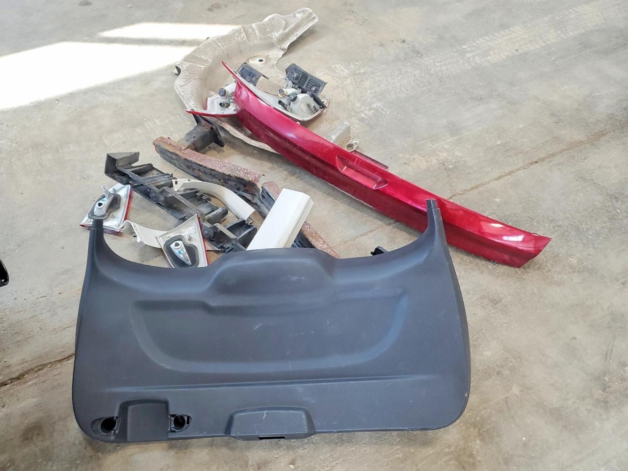 2013 Ford Escape Titanium Red vin: 1FMCU9J96DUC89415