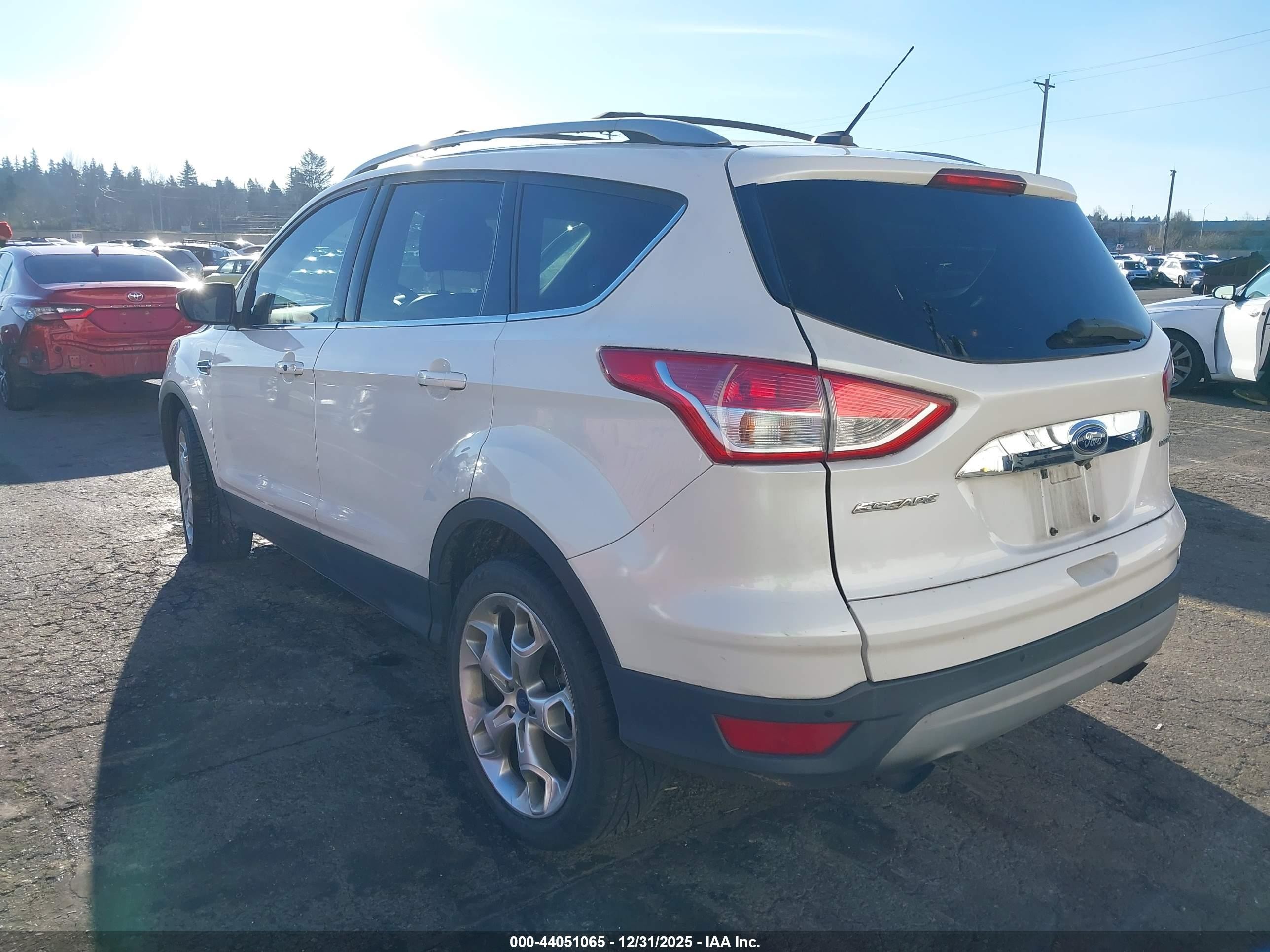 2014 Ford Escape Titanium White vin: 1FMCU9J96EUB32453