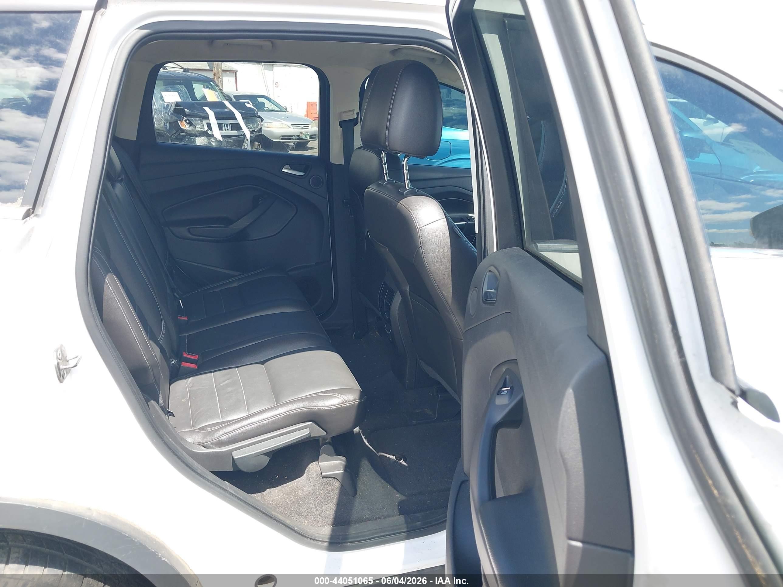 2014 Ford Escape Titanium White vin: 1FMCU9J96EUB32453