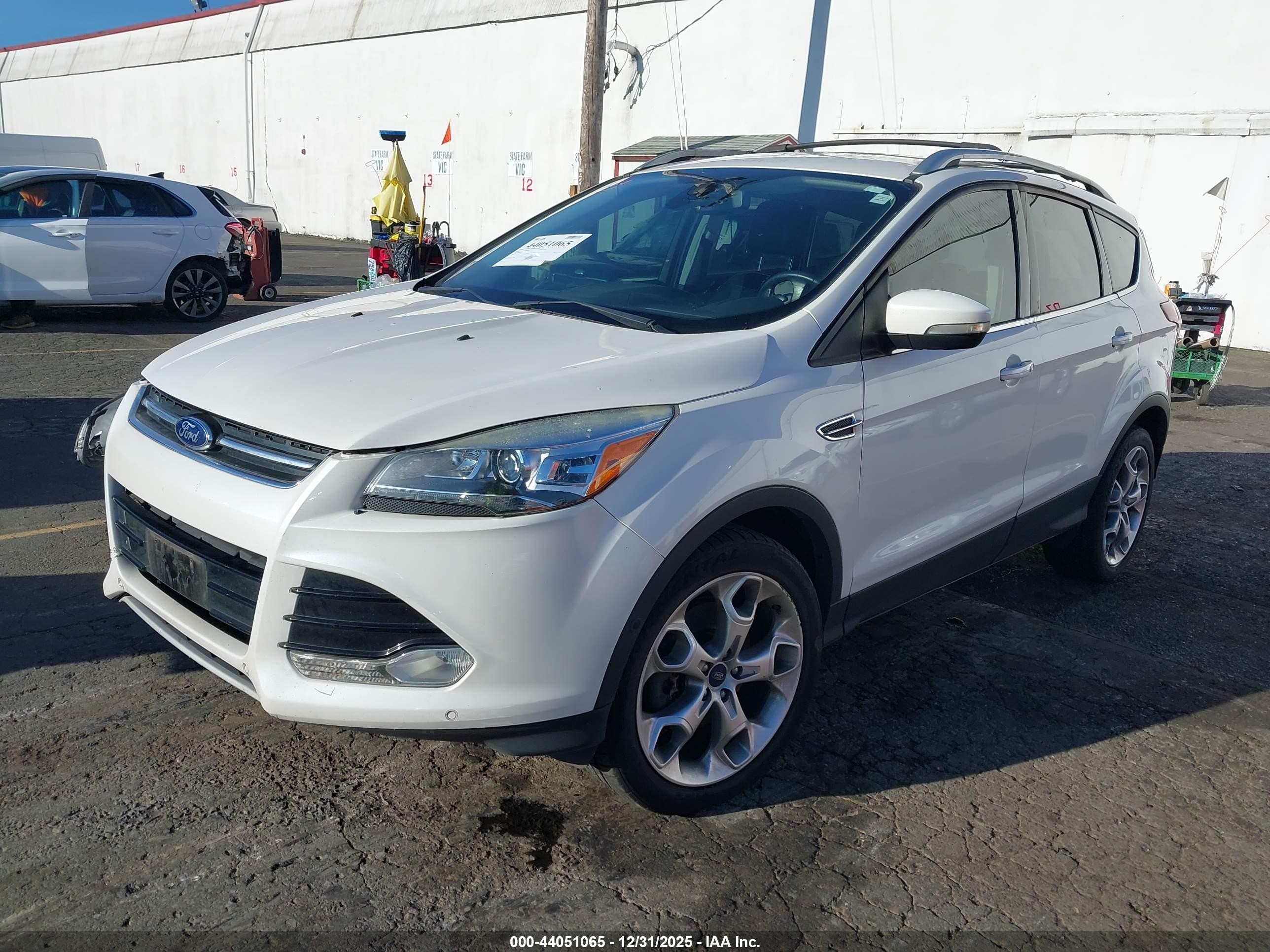 2014 Ford Escape Titanium White vin: 1FMCU9J96EUB32453