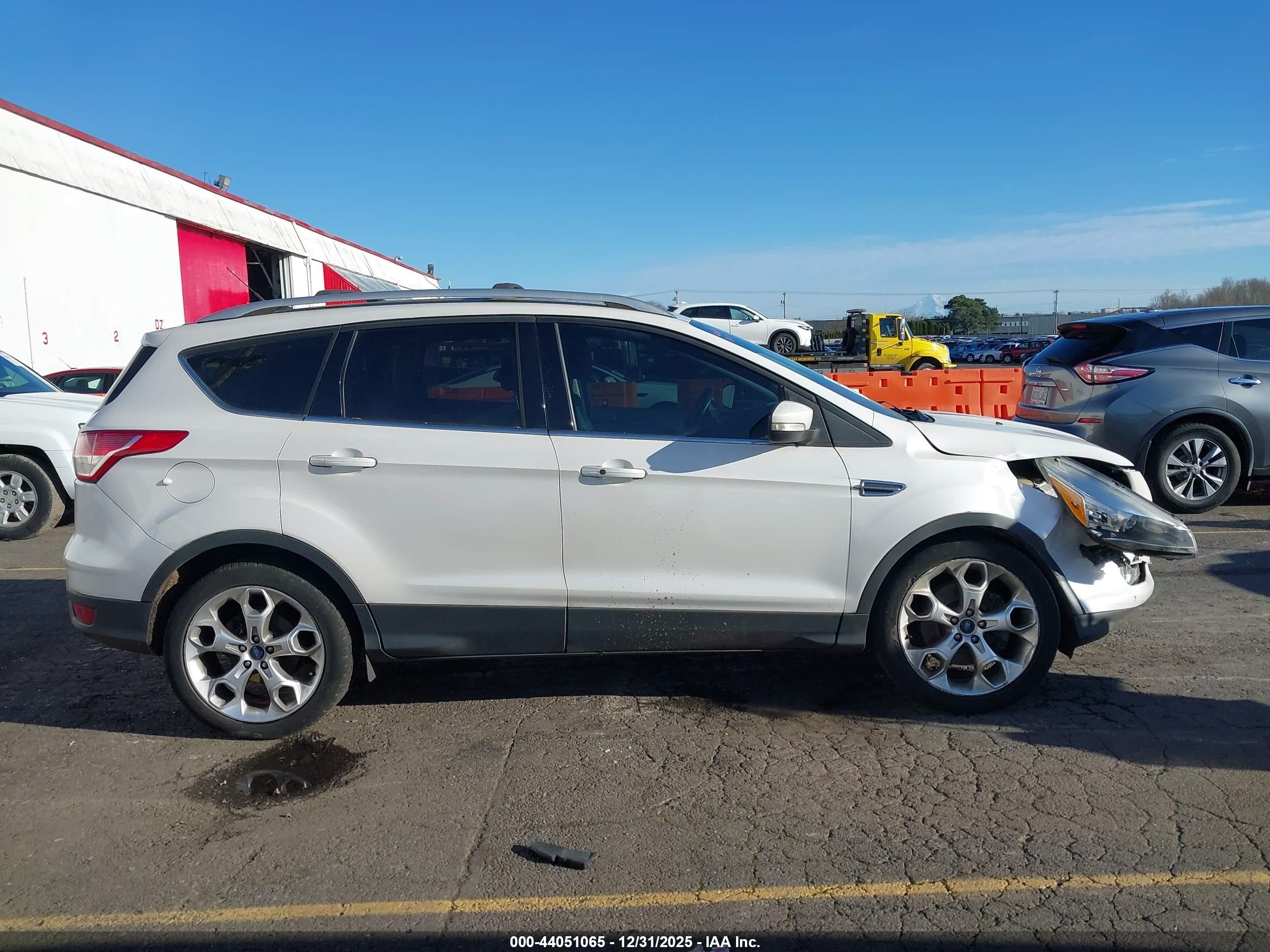 2014 Ford Escape Titanium White vin: 1FMCU9J96EUB32453