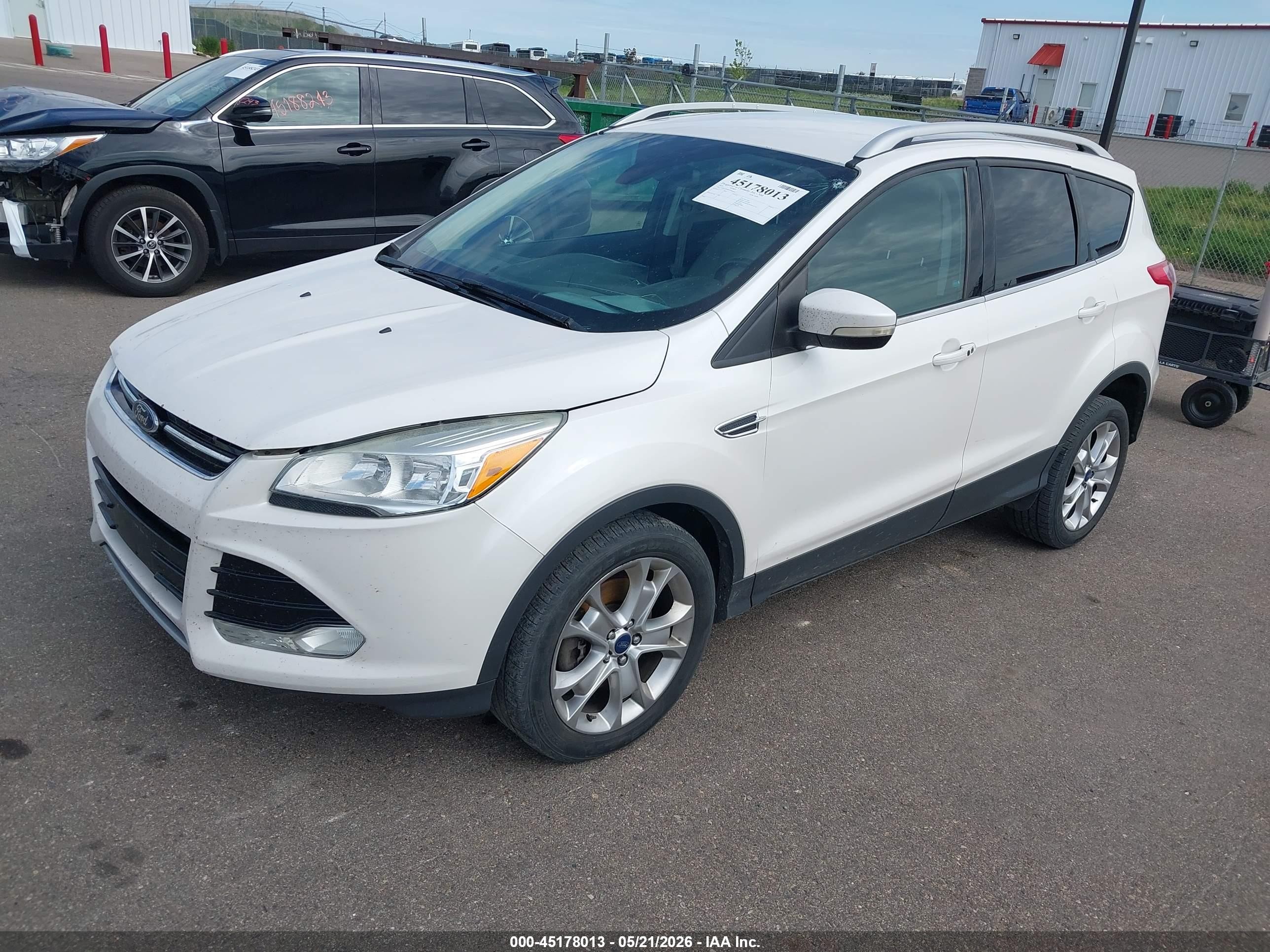 2014 Ford Escape Titanium White vin: 1FMCU9J96EUB99019