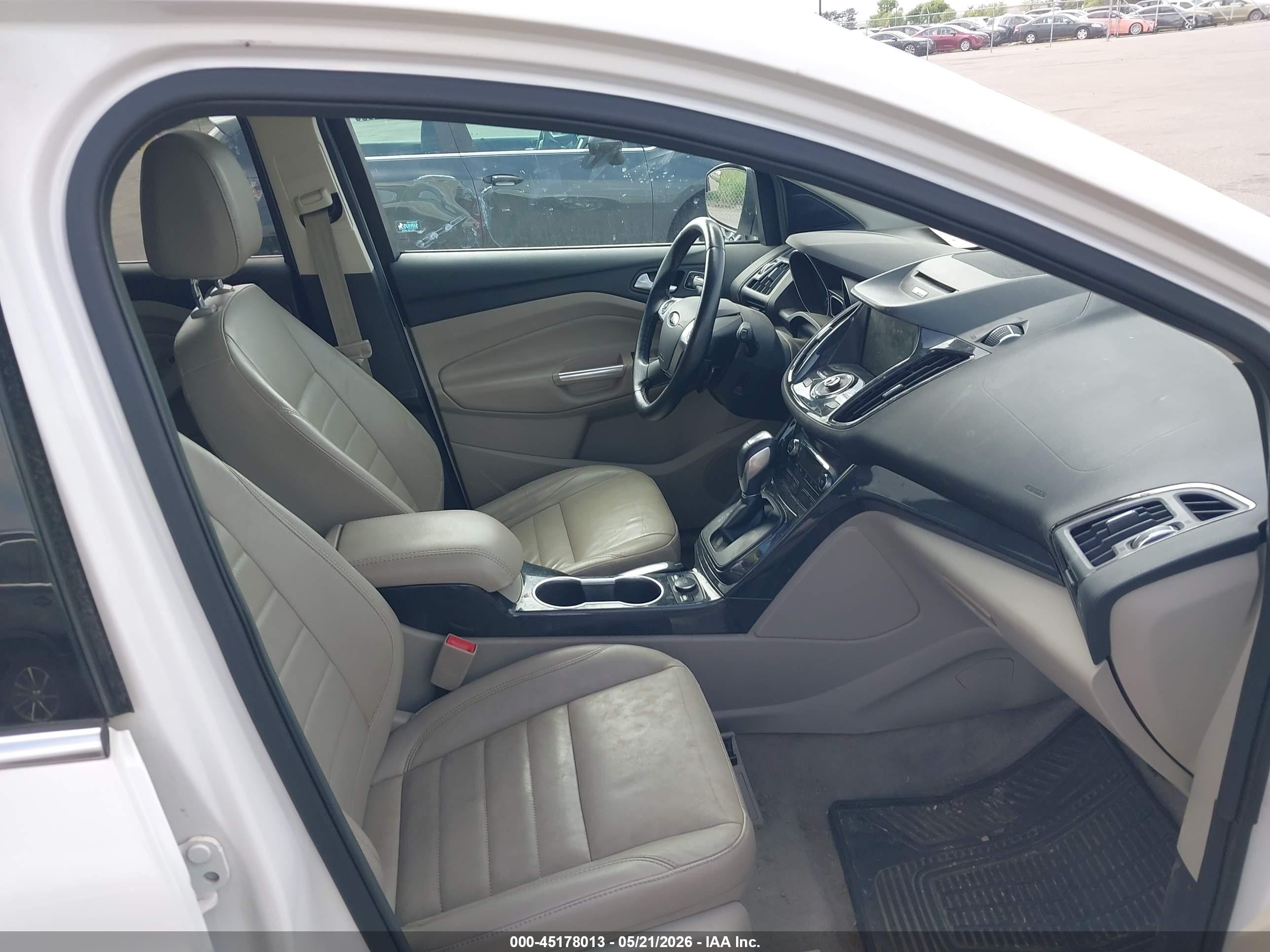 2014 Ford Escape Titanium White vin: 1FMCU9J96EUB99019