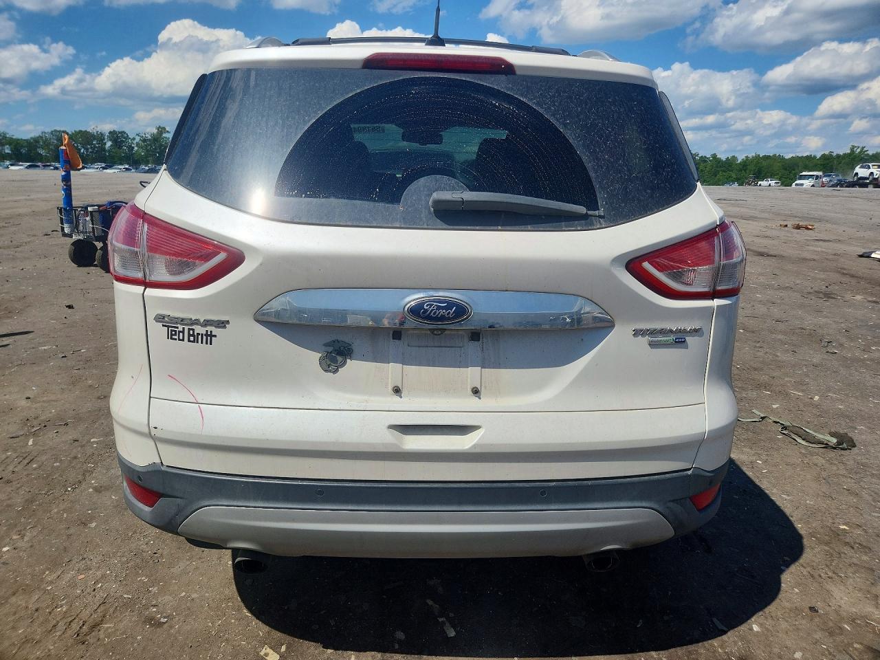 2015 Ford Escape Titanium White vin: 1FMCU9J96FUA49364