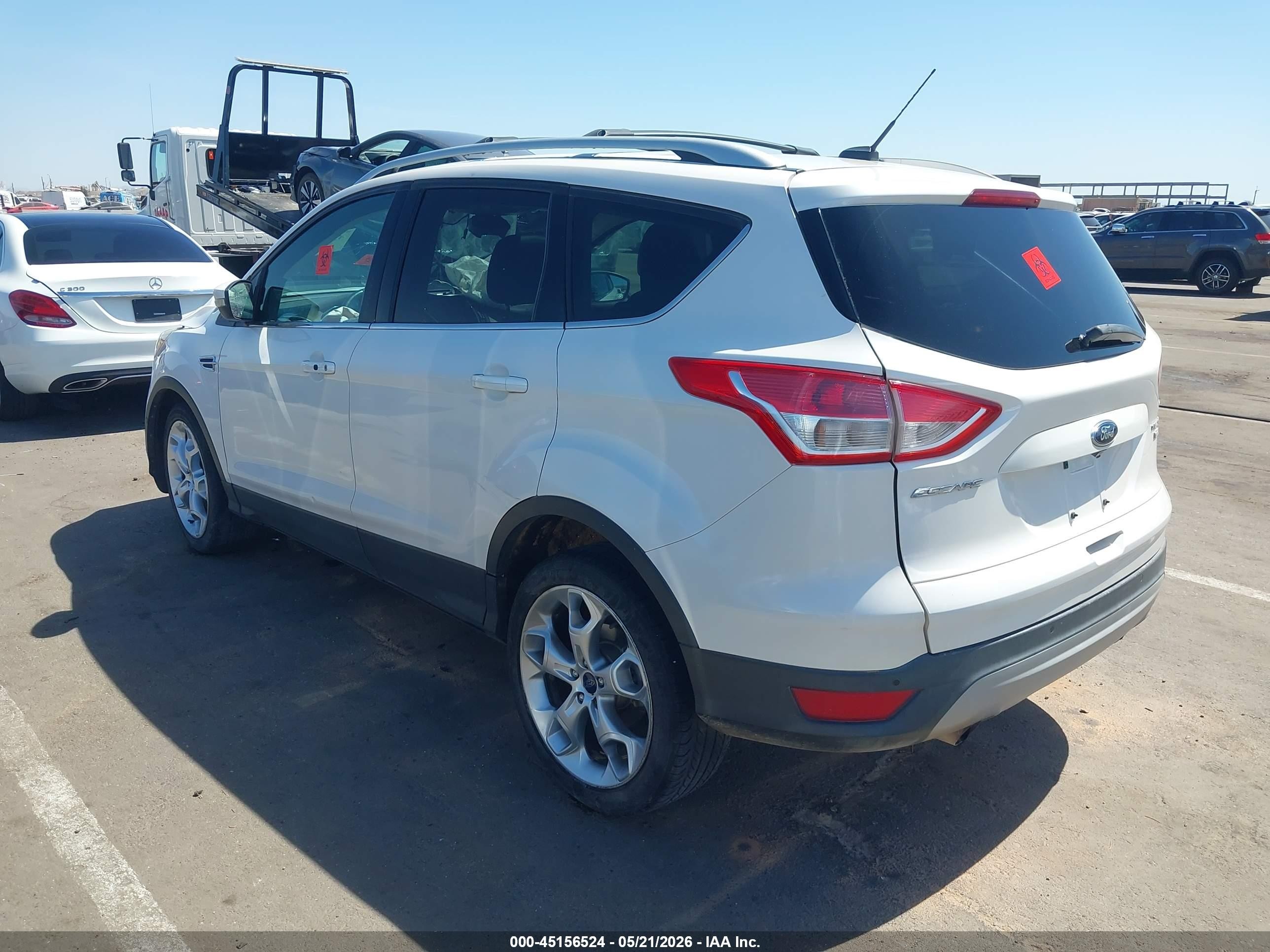 2013 Ford Escape Titanium White vin: 1FMCU9J97DUD70424