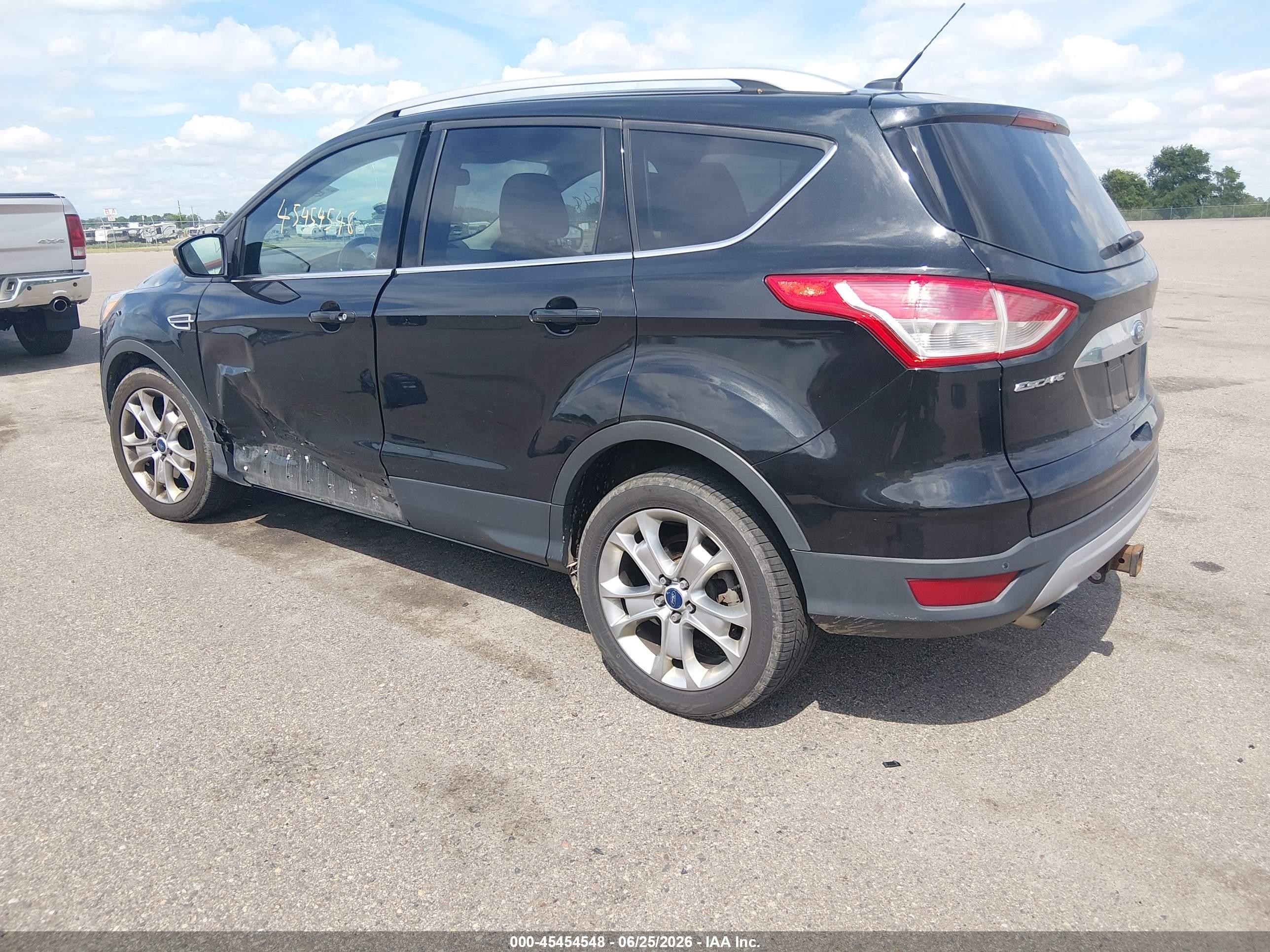 2015 Ford Escape Titanium Черный vin: 1FMCU9J97FUA07317