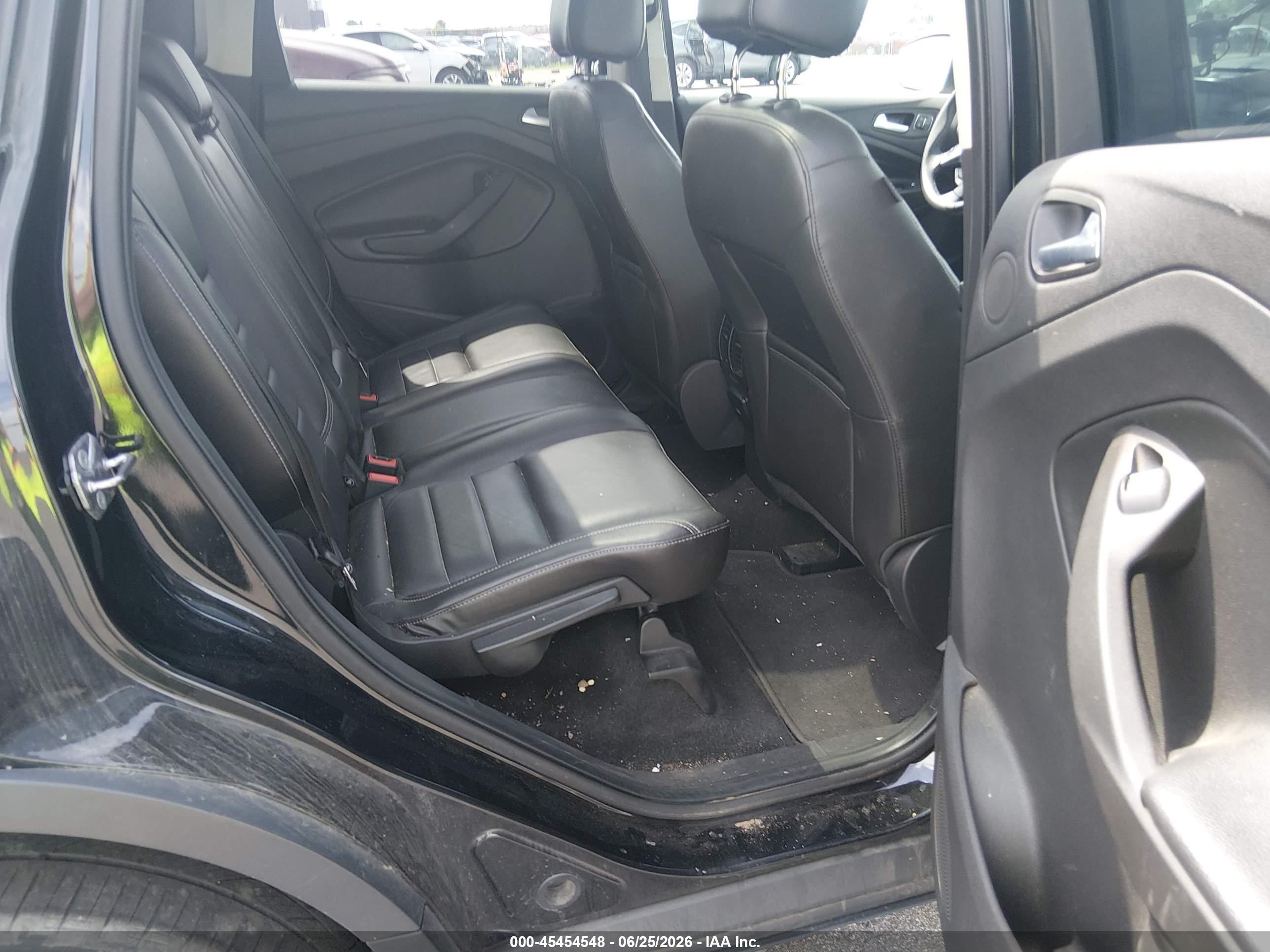 2015 Ford Escape Titanium Черный vin: 1FMCU9J97FUA07317