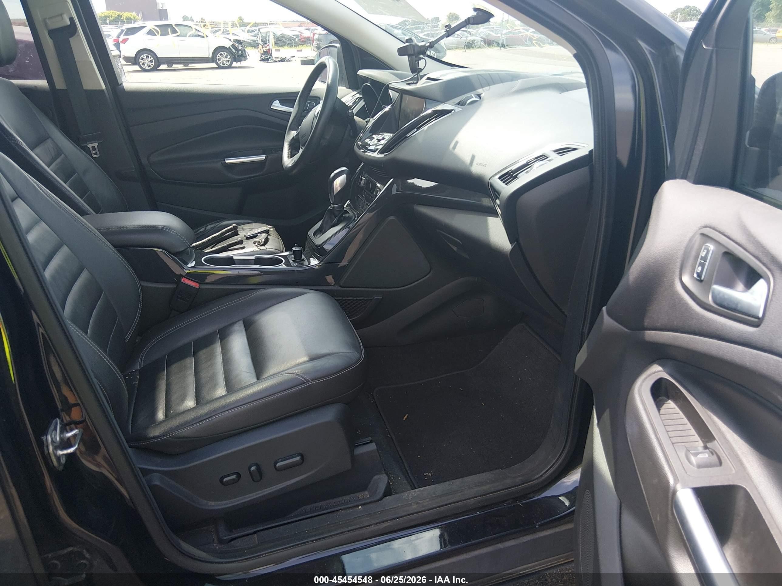 2015 Ford Escape Titanium Черный vin: 1FMCU9J97FUA07317