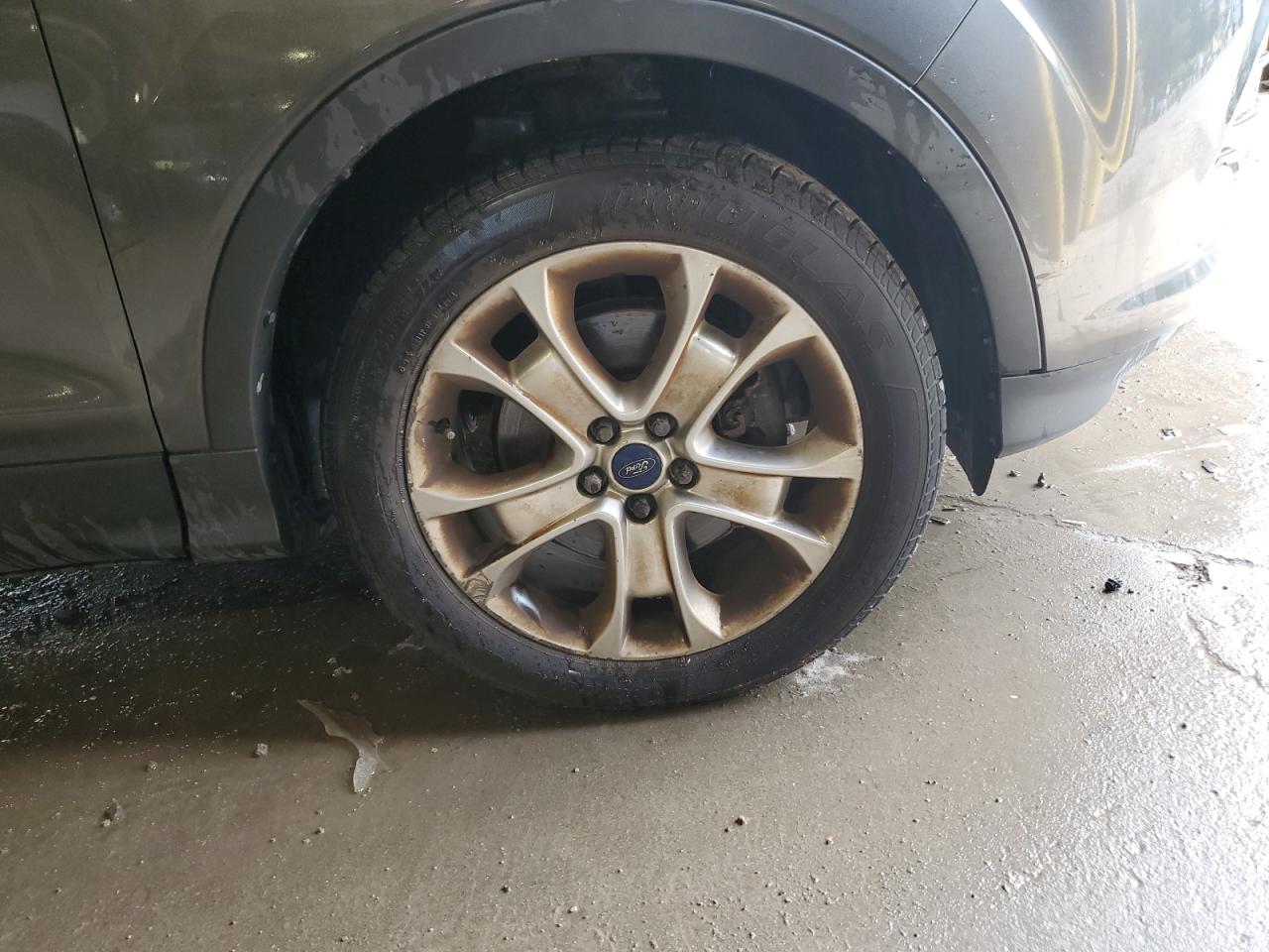 2015 Ford Escape Titanium Gray vin: 1FMCU9J97FUB19339 Damage: Right Front Wheel, Curb Rash, > 12 Inches