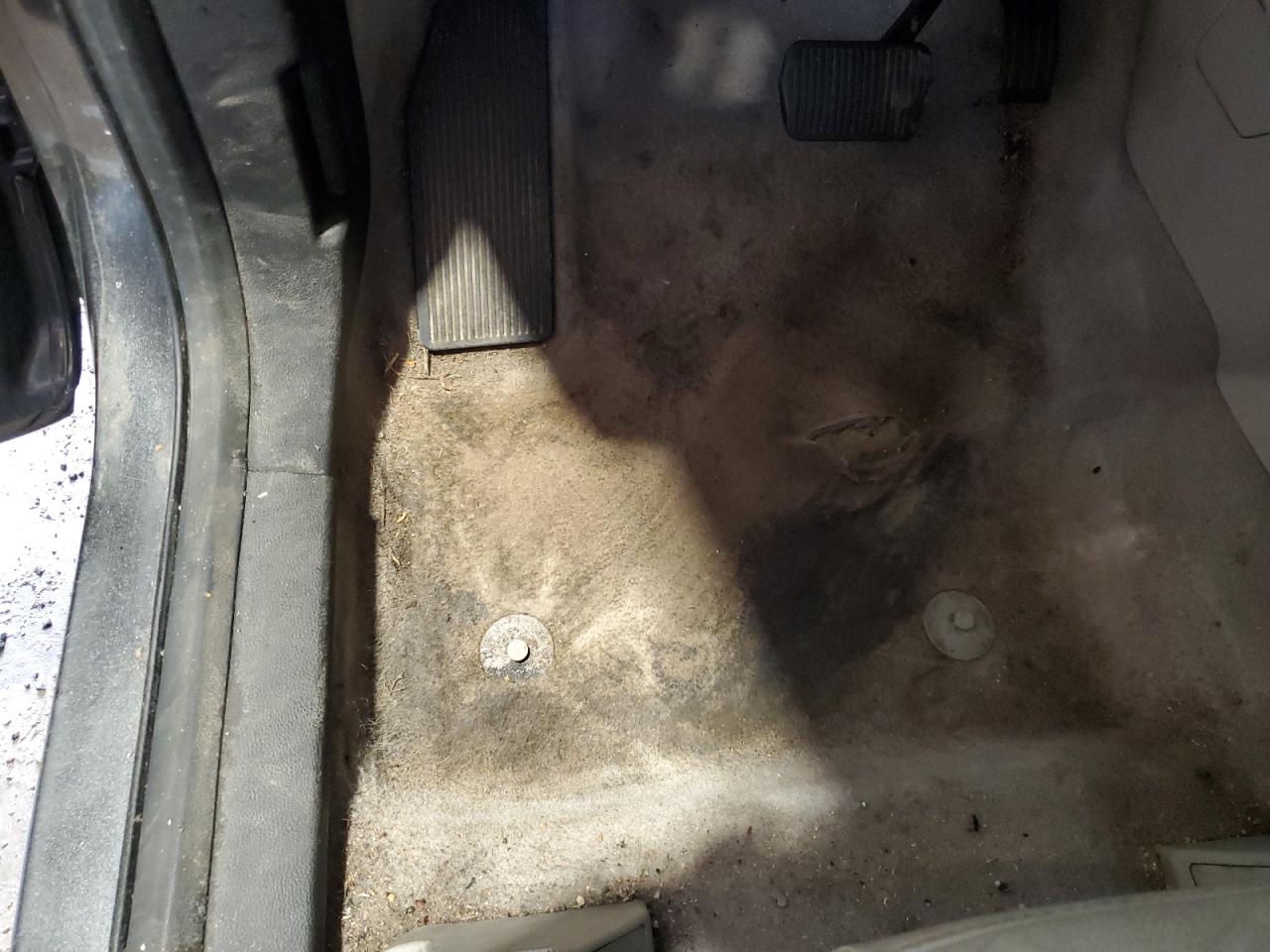 2015 Ford Escape Titanium Gray vin: 1FMCU9J97FUB19339 Damage: Left Front Carpet, Worn, Replacement Required