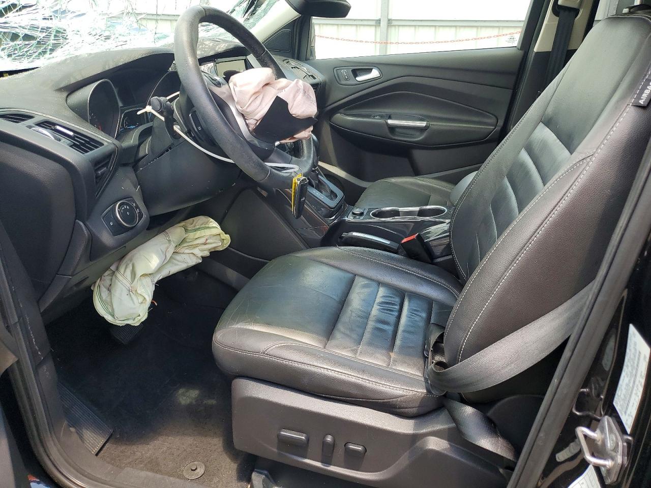 2015 Ford Escape Titanium Черный vin: 1FMCU9J97FUB97944