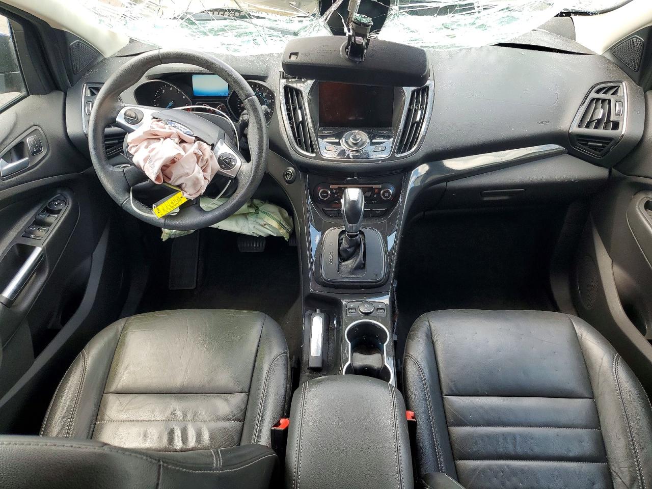 2015 Ford Escape Titanium Черный vin: 1FMCU9J97FUB97944