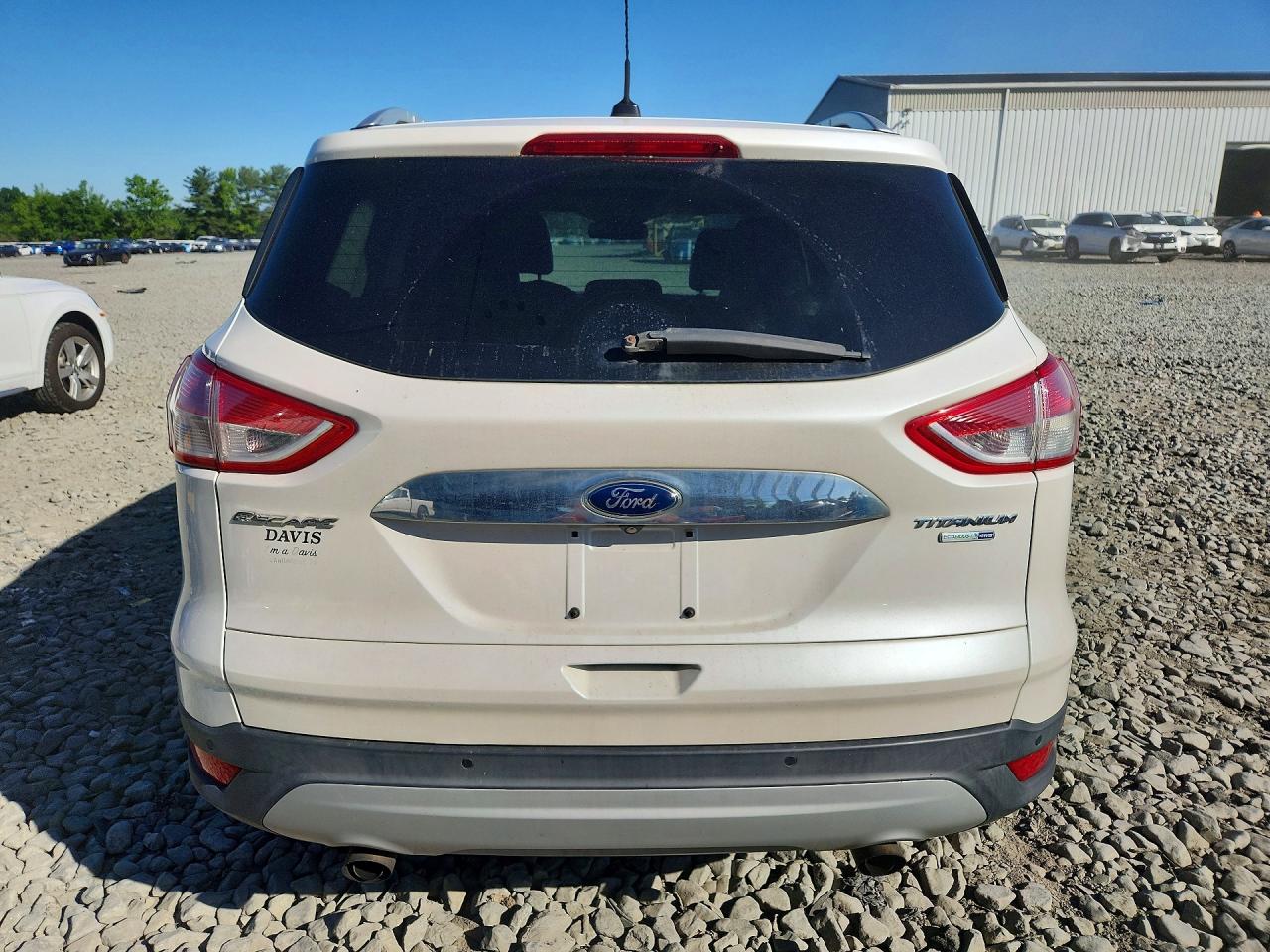 2016 Ford Escape Titanium White vin: 1FMCU9J97GUA48693