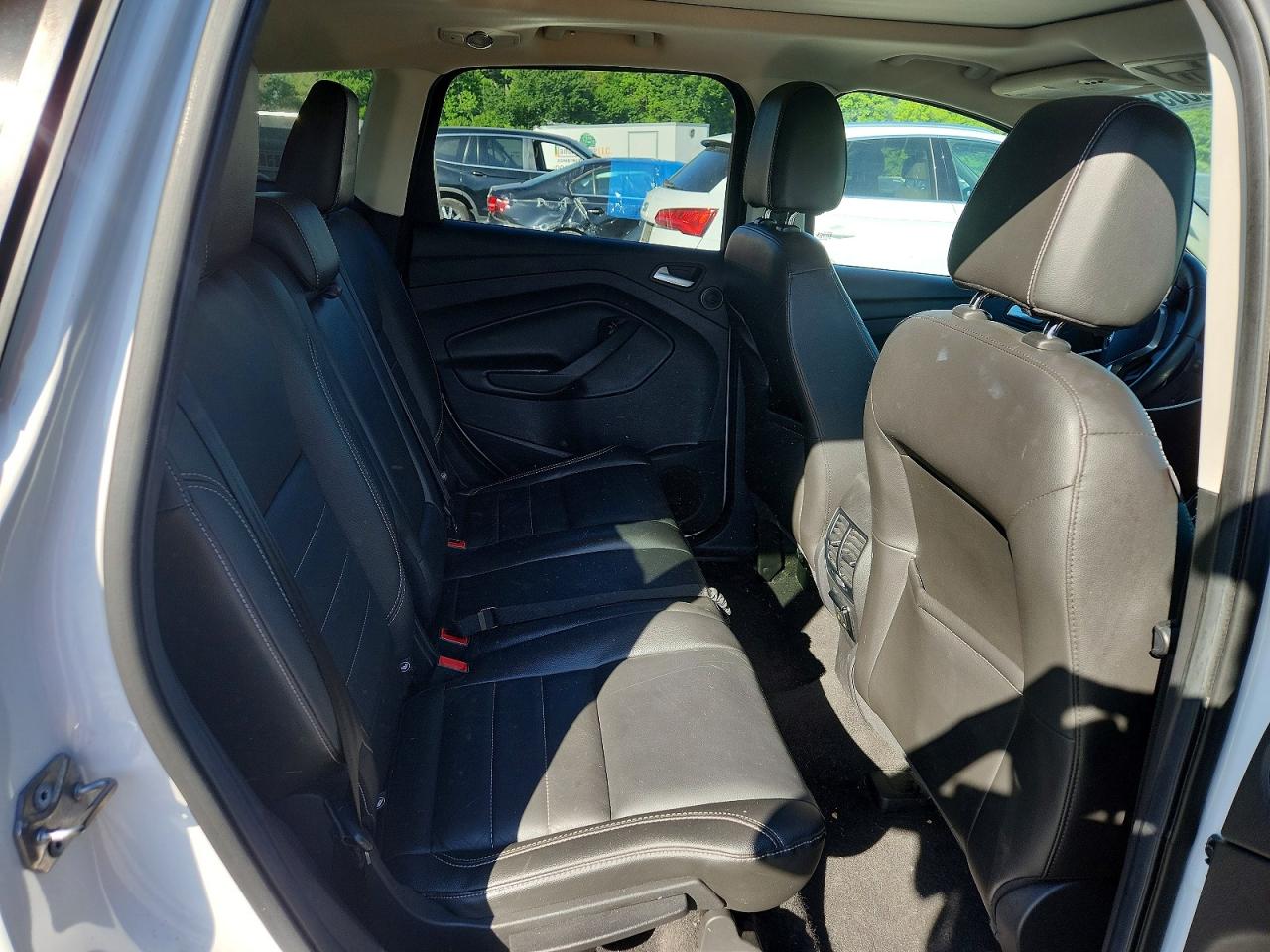 2016 Ford Escape Titanium White vin: 1FMCU9J97GUA48693