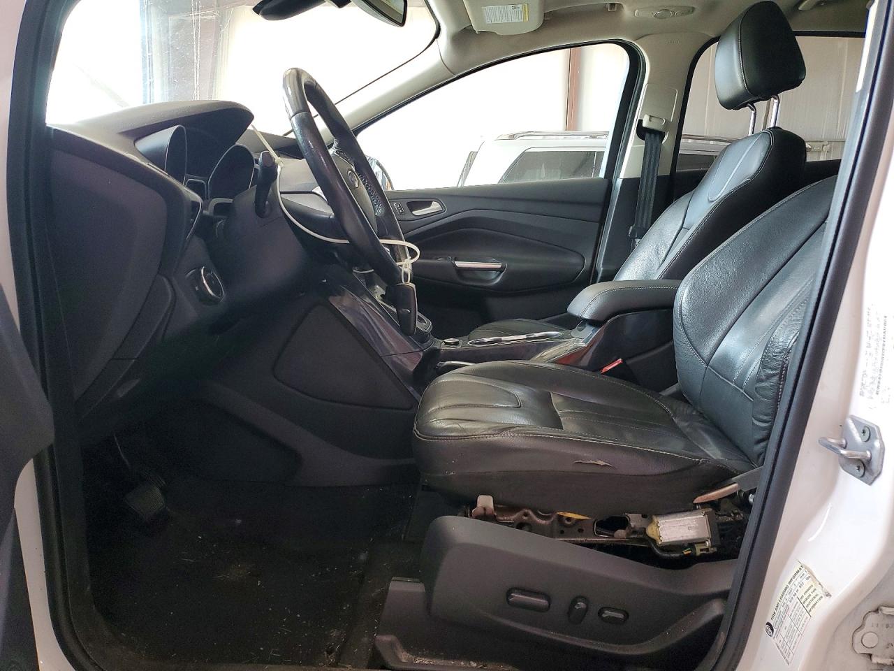 2013 Ford Escape Titanium White vin: 1FMCU9J98DUA02575
