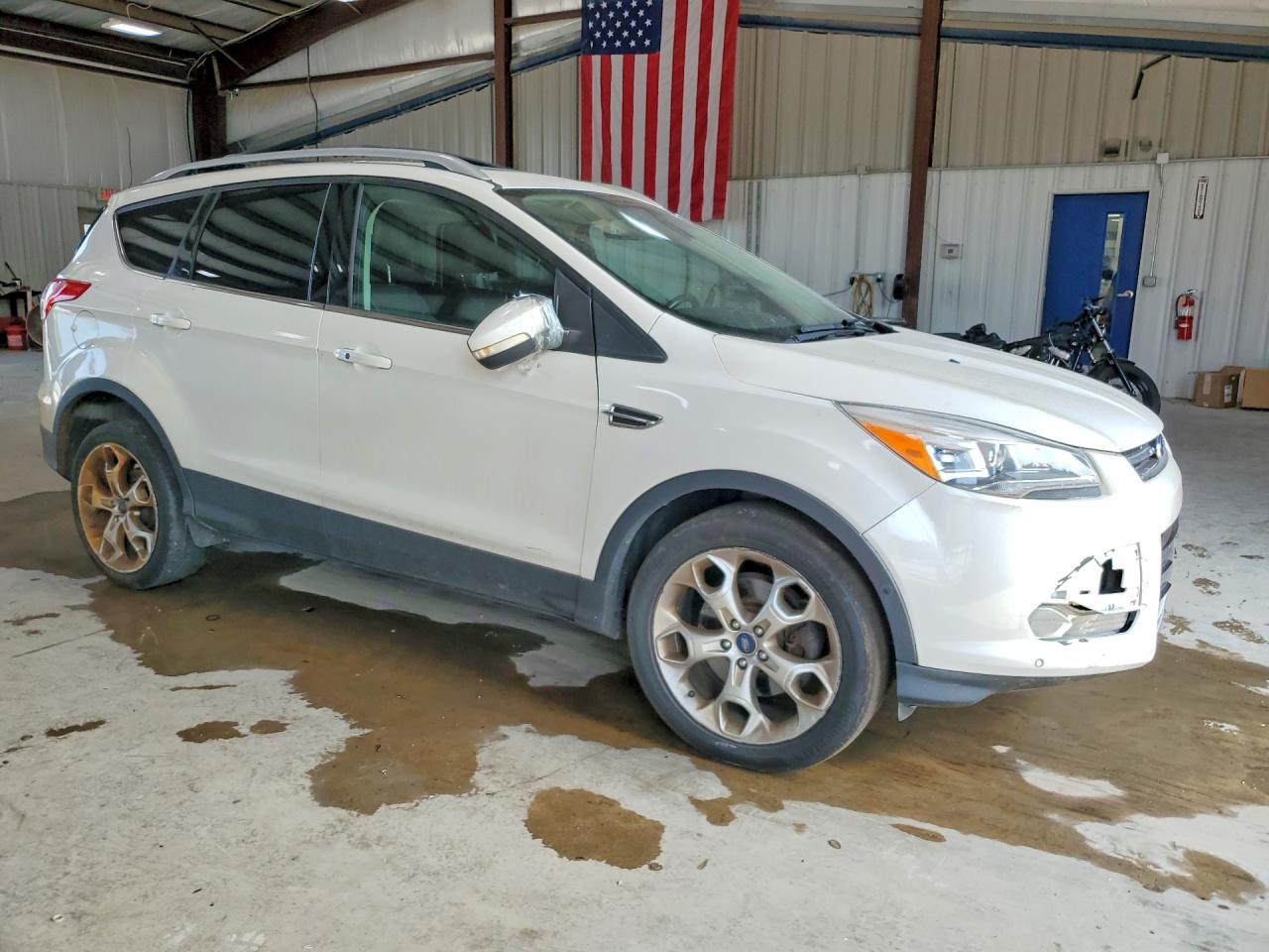 2013 Ford Escape Titanium White vin: 1FMCU9J98DUA02575