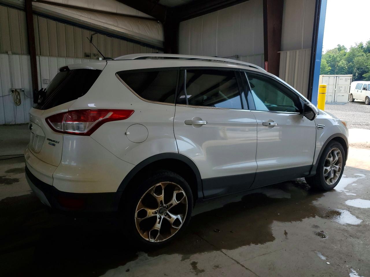 2013 Ford Escape Titanium White vin: 1FMCU9J98DUA02575