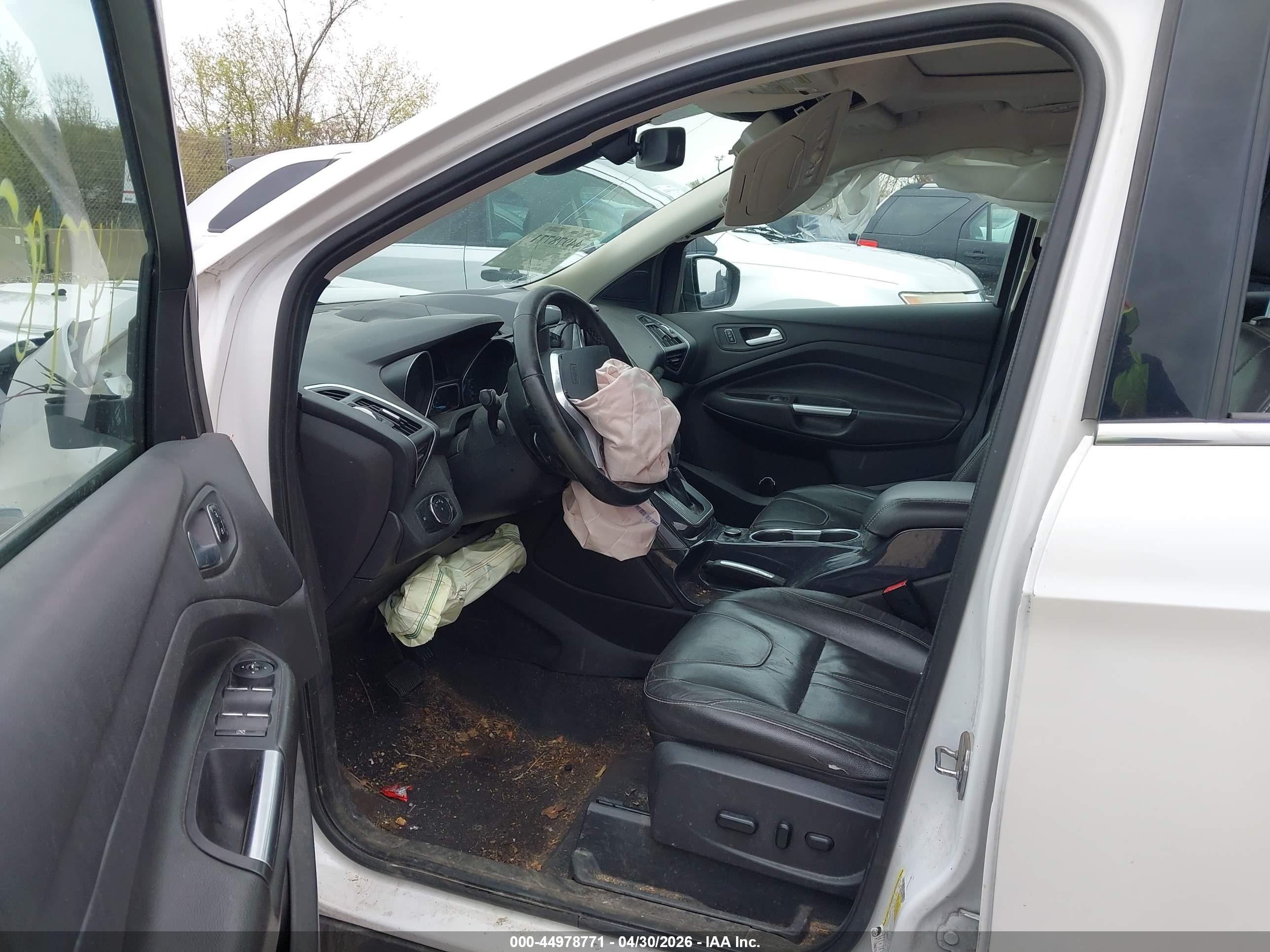 2013 Ford Escape Titanium White vin: 1FMCU9J98DUB79000